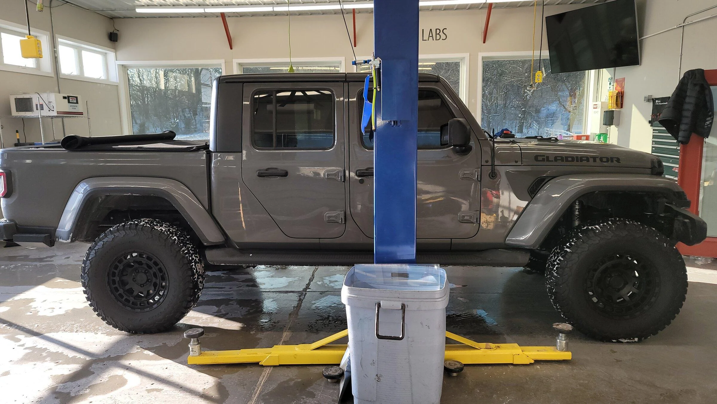 Jeep Gladiator Switching from Hamburgers to Magnuson 20211218_142409
