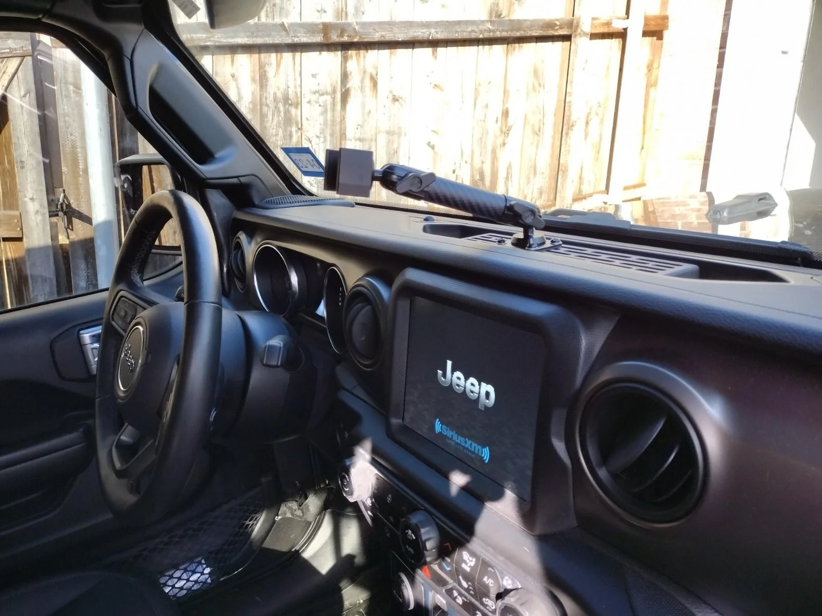 Jeep Gladiator Upgraded my phone holder to a good one IMG_20211218_151157082