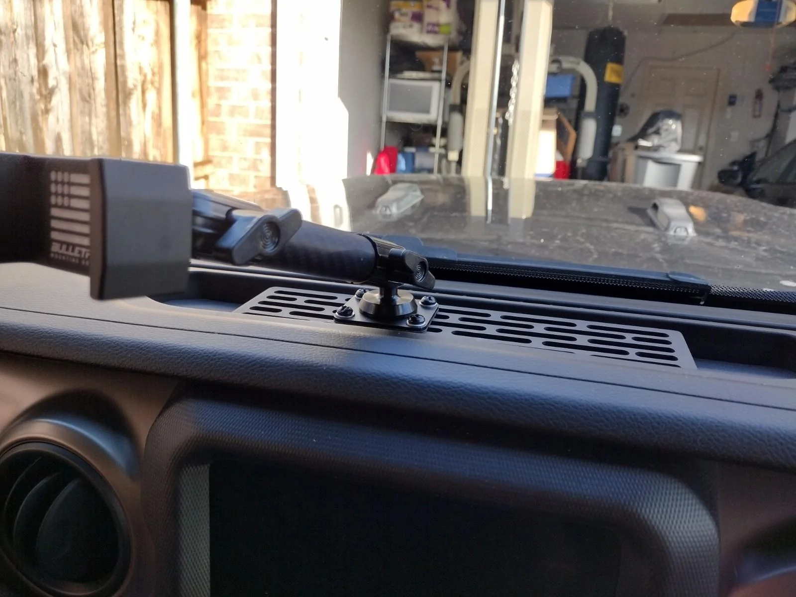 Jeep Gladiator Upgraded my phone holder to a good one IMG_20211218_152239229_HDR
