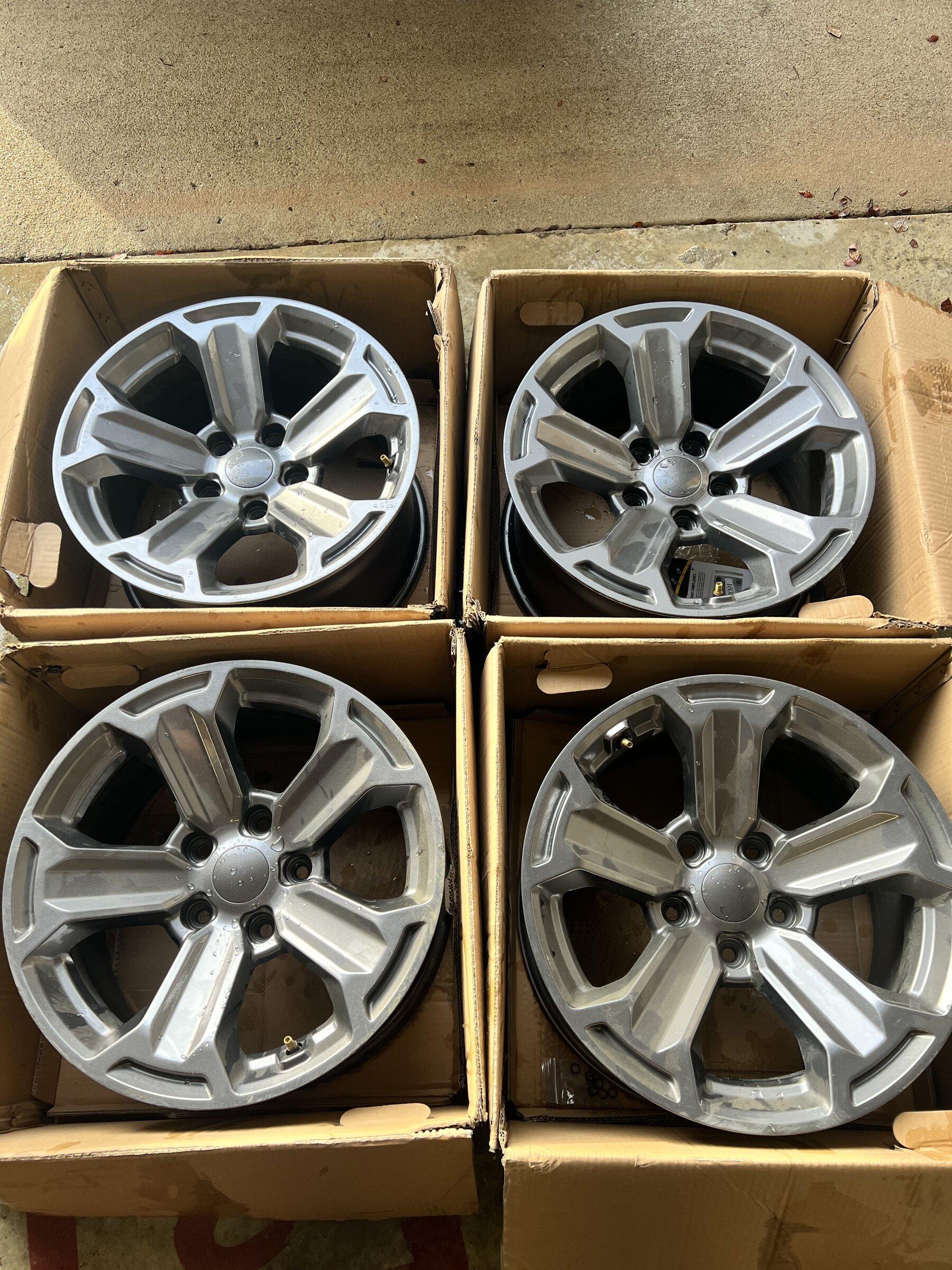 Jeep Gladiator Recon Wheels 17”x8.5” $300 obo 19804EF5-1293-4B22-BFB8-00C544297F1B