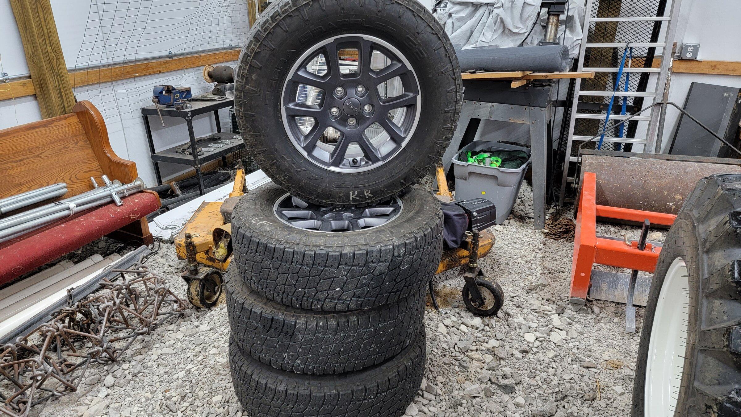 Jeep Gladiator Overland wheels and Nitto tires 20211218_164920