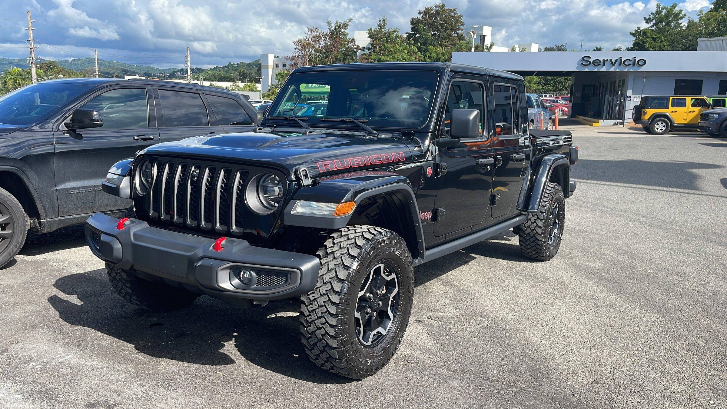 Jeep Gladiator BLACK Gladiator JT Club 9F96BF00-7805-4A09-812B-C8D5FBA8EB81