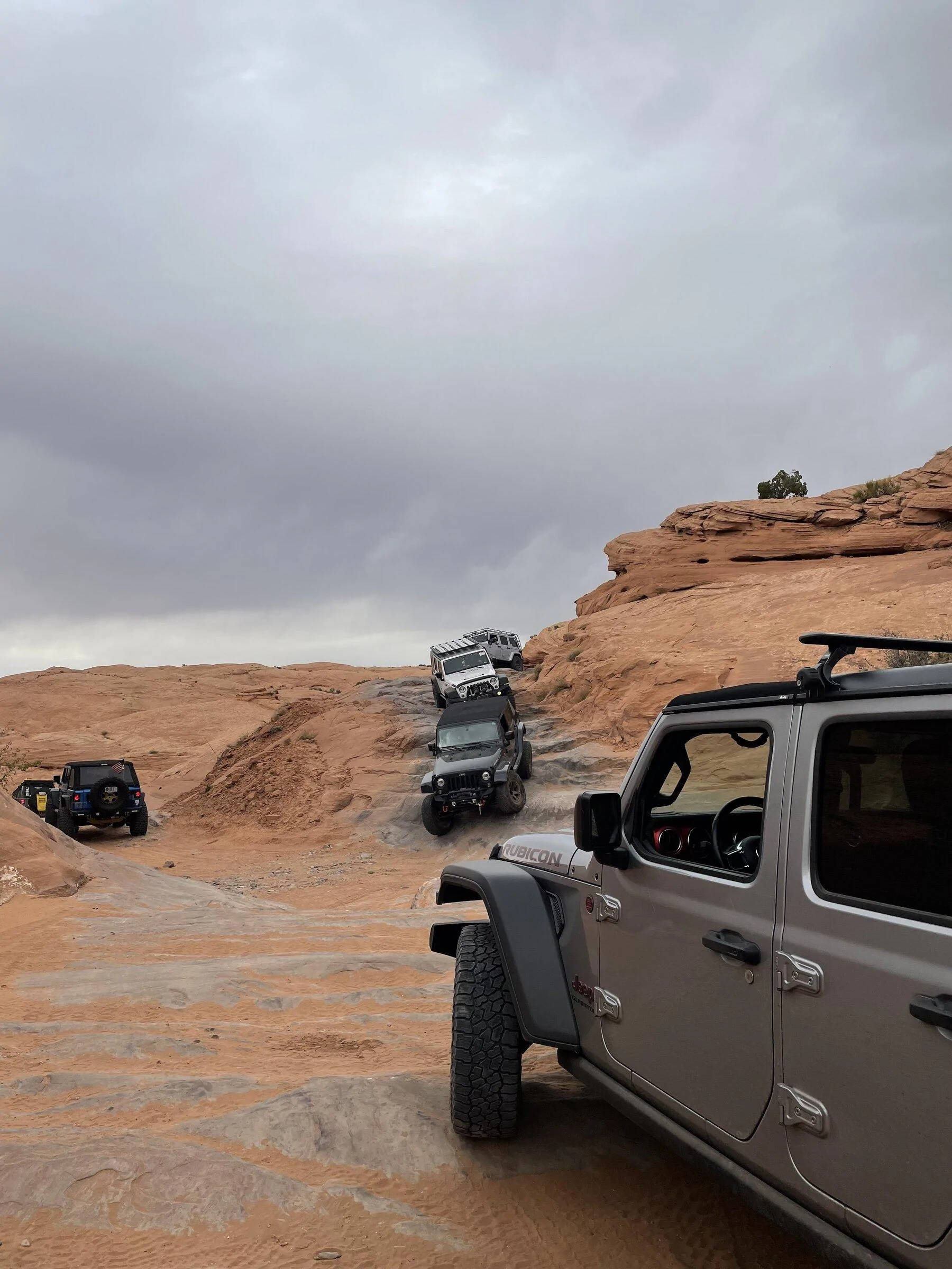 Jeep Gladiator Any Grab Handles that are easy to install with a Besttop Sunrider top? 14837676-2DC1-40D6-8C50-43580E3E90BF