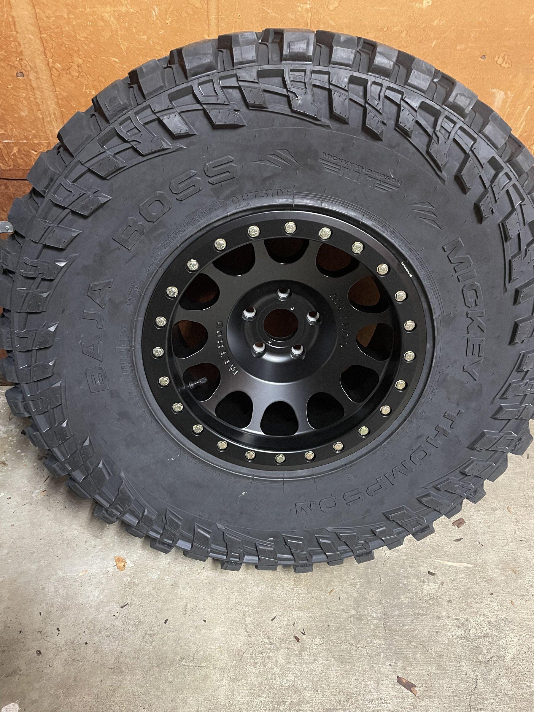 Jeep Gladiator 37" Mickey Thompsons on 17x9 Method 105 Beadlocks jeep 2.JPG