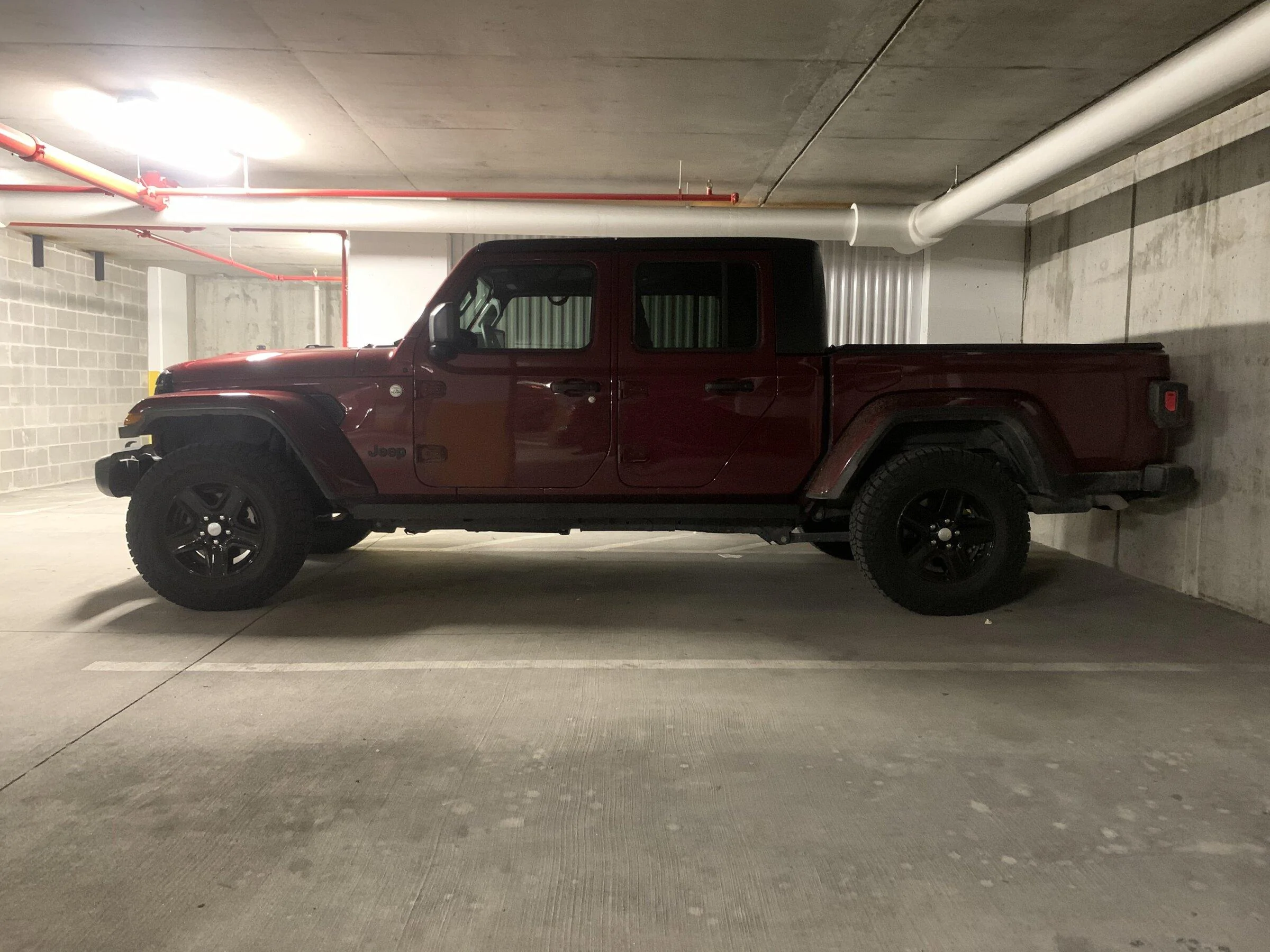 Jeep Gladiator Question/Pic Request - 33's on a Sport S or 80AE w/1.5 leveling kit, or 35's w/2.5 RC lift kit? E9CC9E8B-DC29-4EA6-94F4-C78F0417239B
