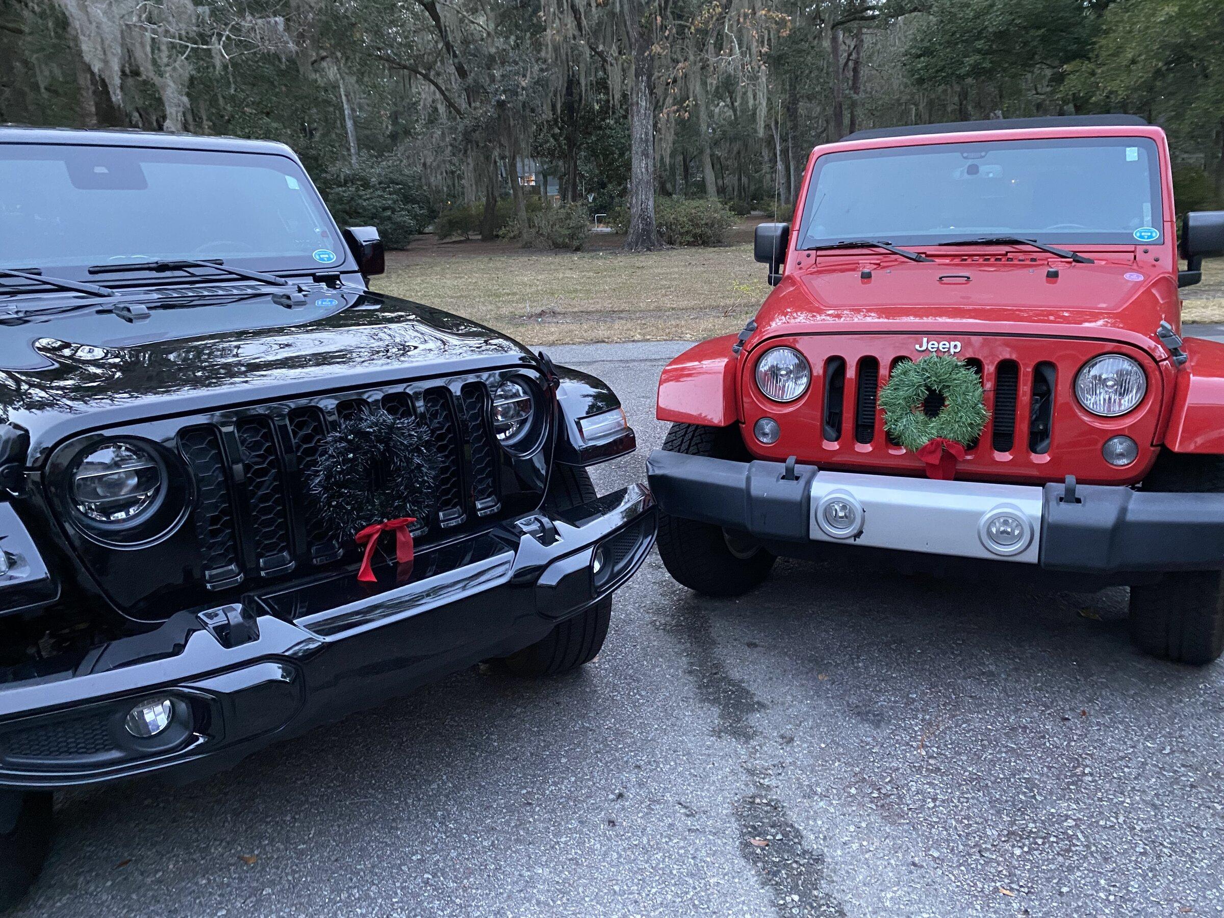Jeep Gladiator Show us your Grill Wreaths jeeps