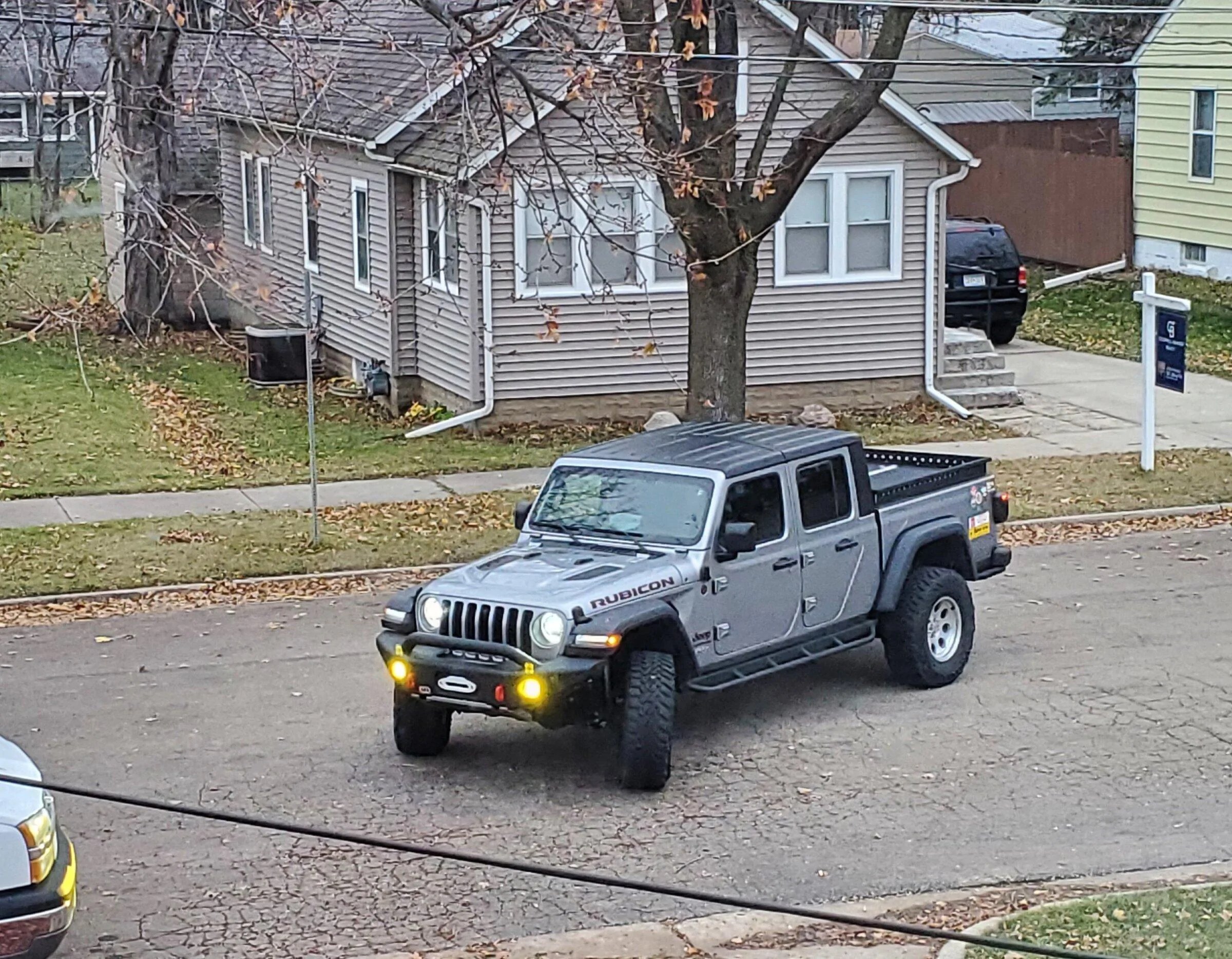 Jeep Gladiator Anyone with Diodedynamics SS3 with backlight? kimberly driving the JT