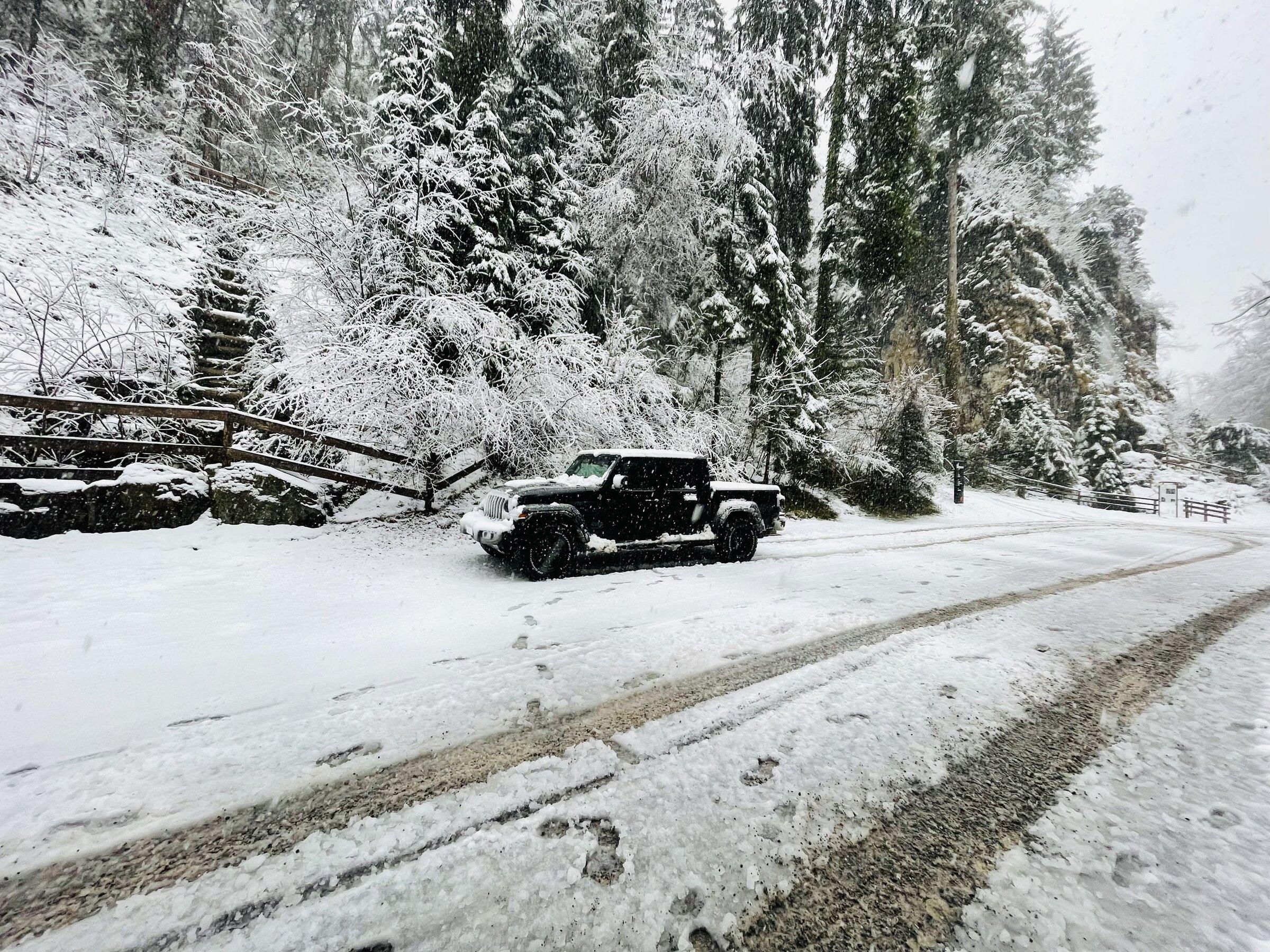Jeep Gladiator Let's see those winter wheeling shots! ? 484FC983-3177-45EC-9B65-B05DA17B6F38
