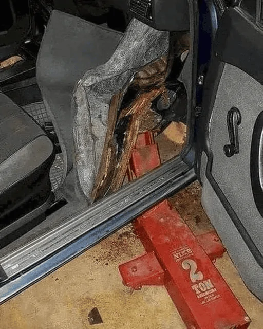 Jeep Gladiator What is going on here? 1640178578078