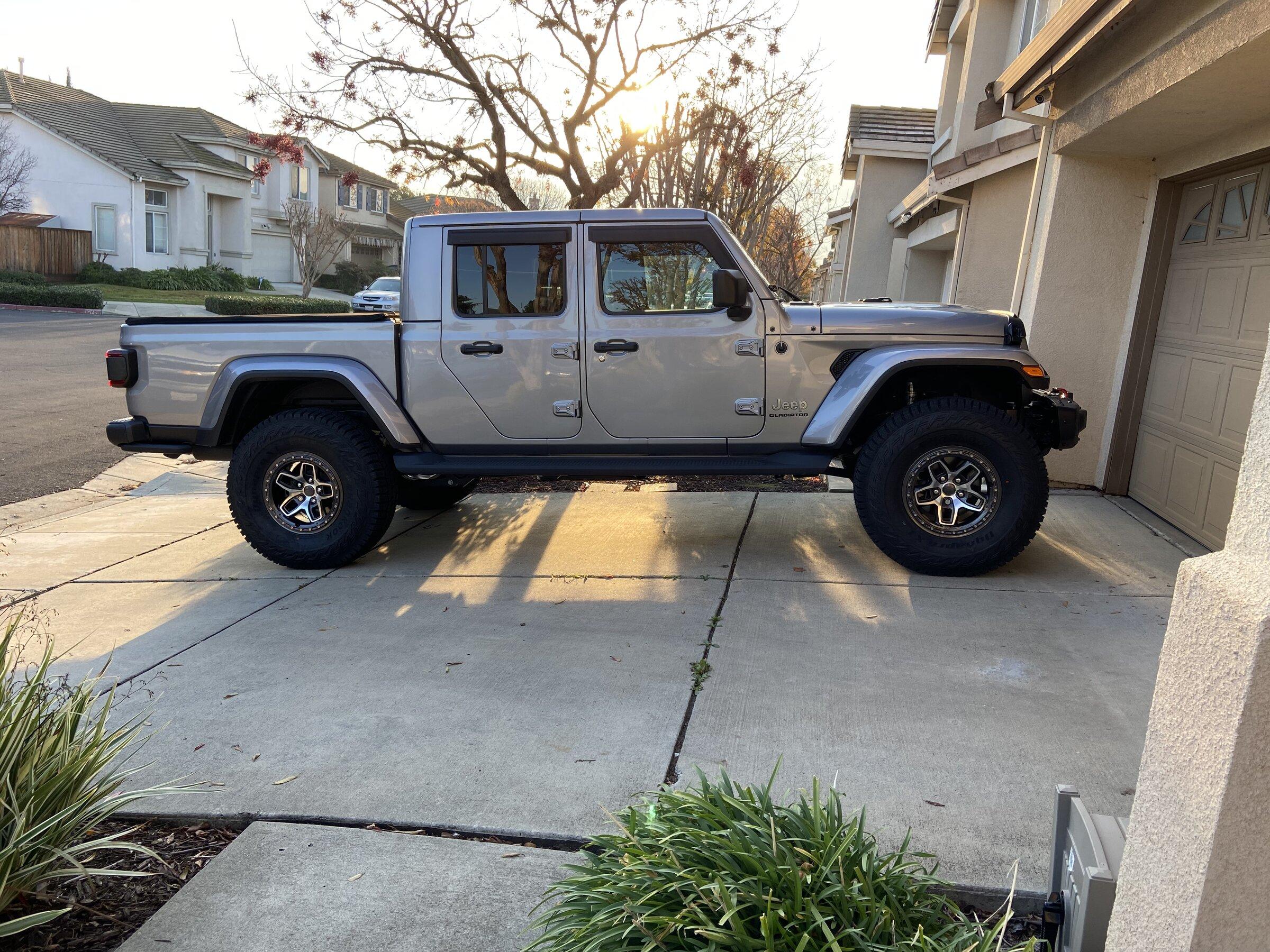 Jeep Gladiator mopar 2in lift EB106971-F6D2-42D9-A8AF-6AD1DC2E5E4E