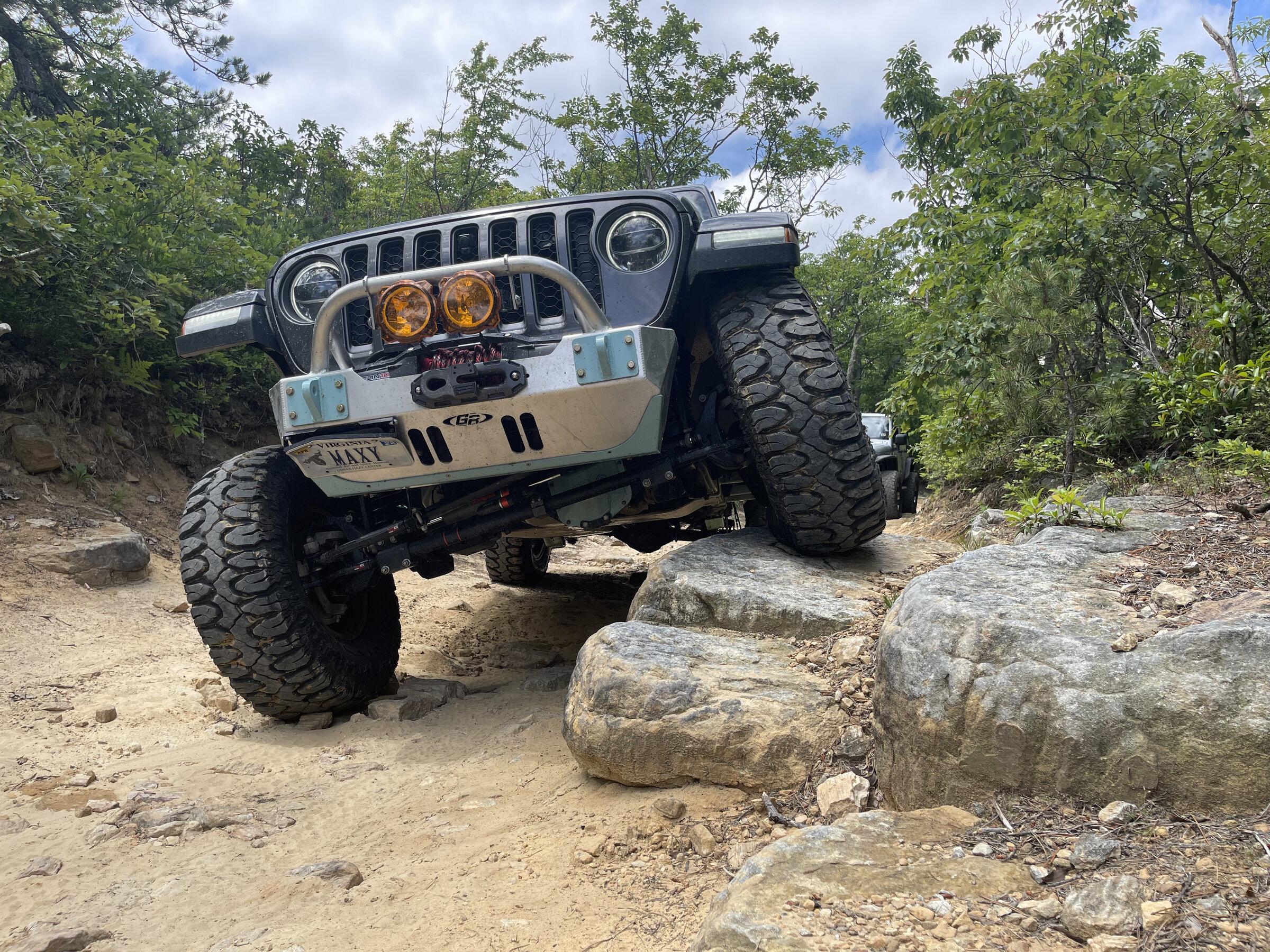 Jeep Gladiator Front License Plate Mounting Ideas... what do you think? IMG_0812