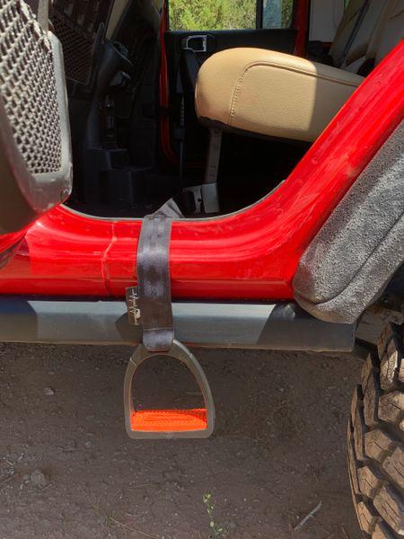 Jeep Gladiator Does a stationary frame mounted side step exist? rs=w:600,h:600
