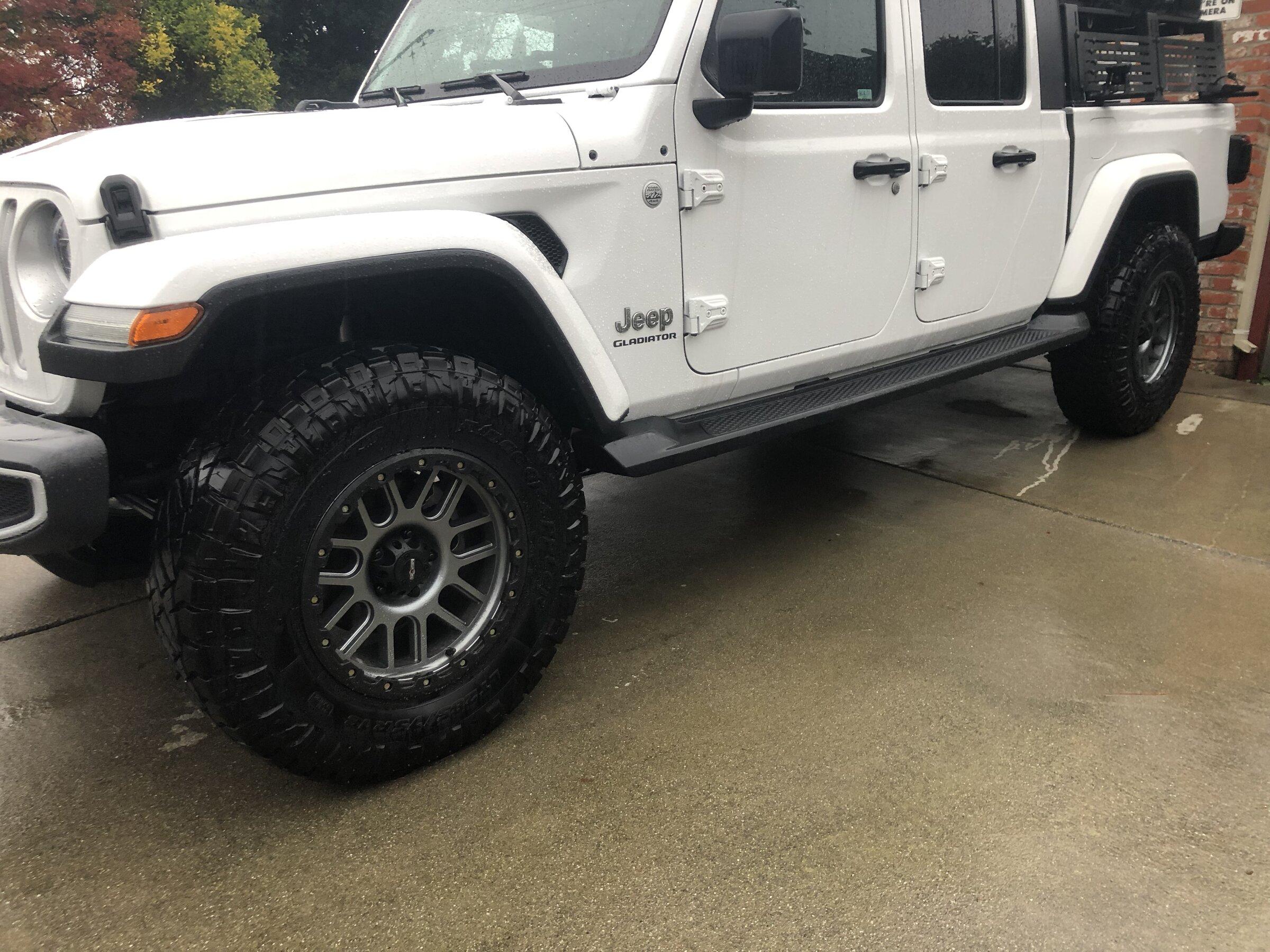 Jeep Gladiator 18” Vision Nemesis on 35” Nitto Tires 3CB55198-D9B0-4F81-A2C5-DBEEA0B09DE3