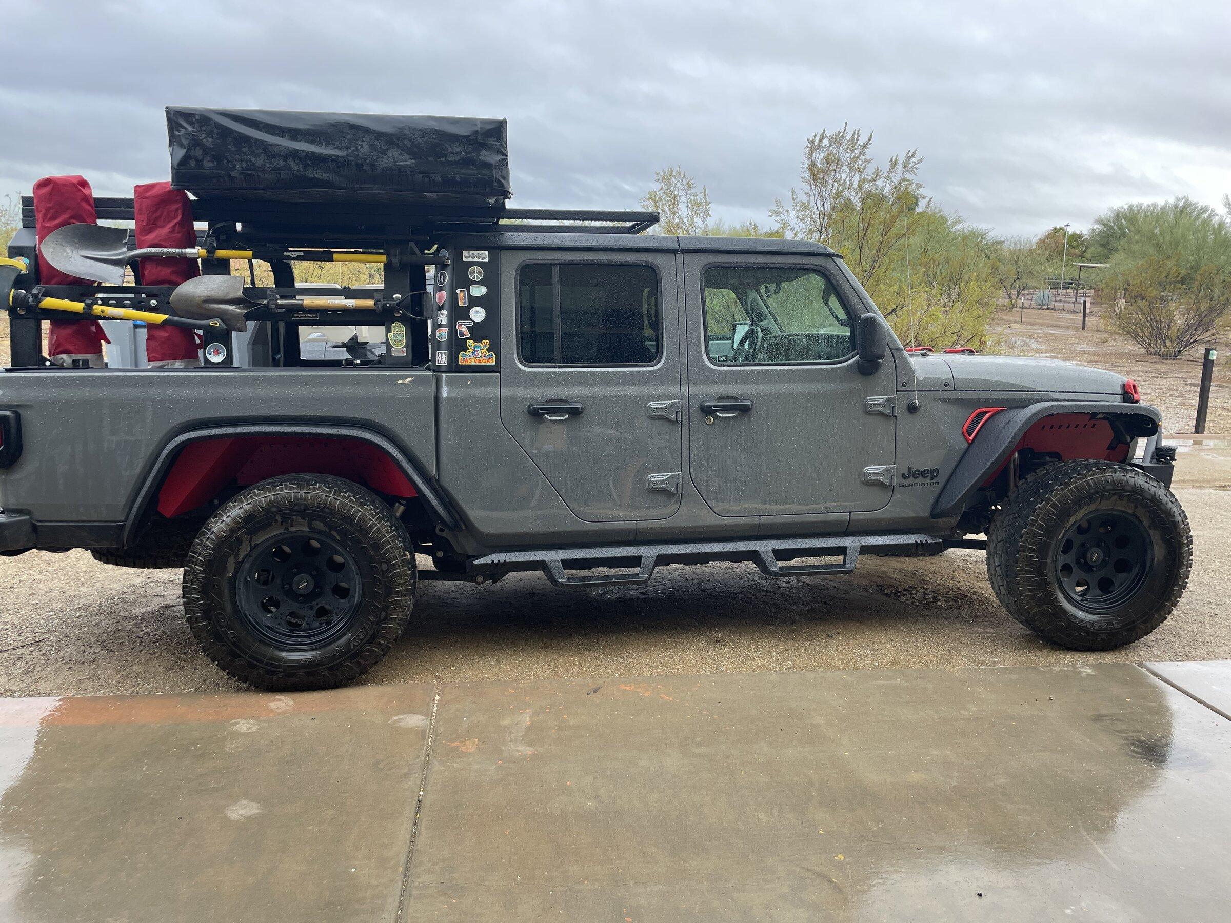 Jeep Gladiator STING GRAY Gladiator JT Club 2468586E-426A-456D-9EFC-BEA2DAADD418