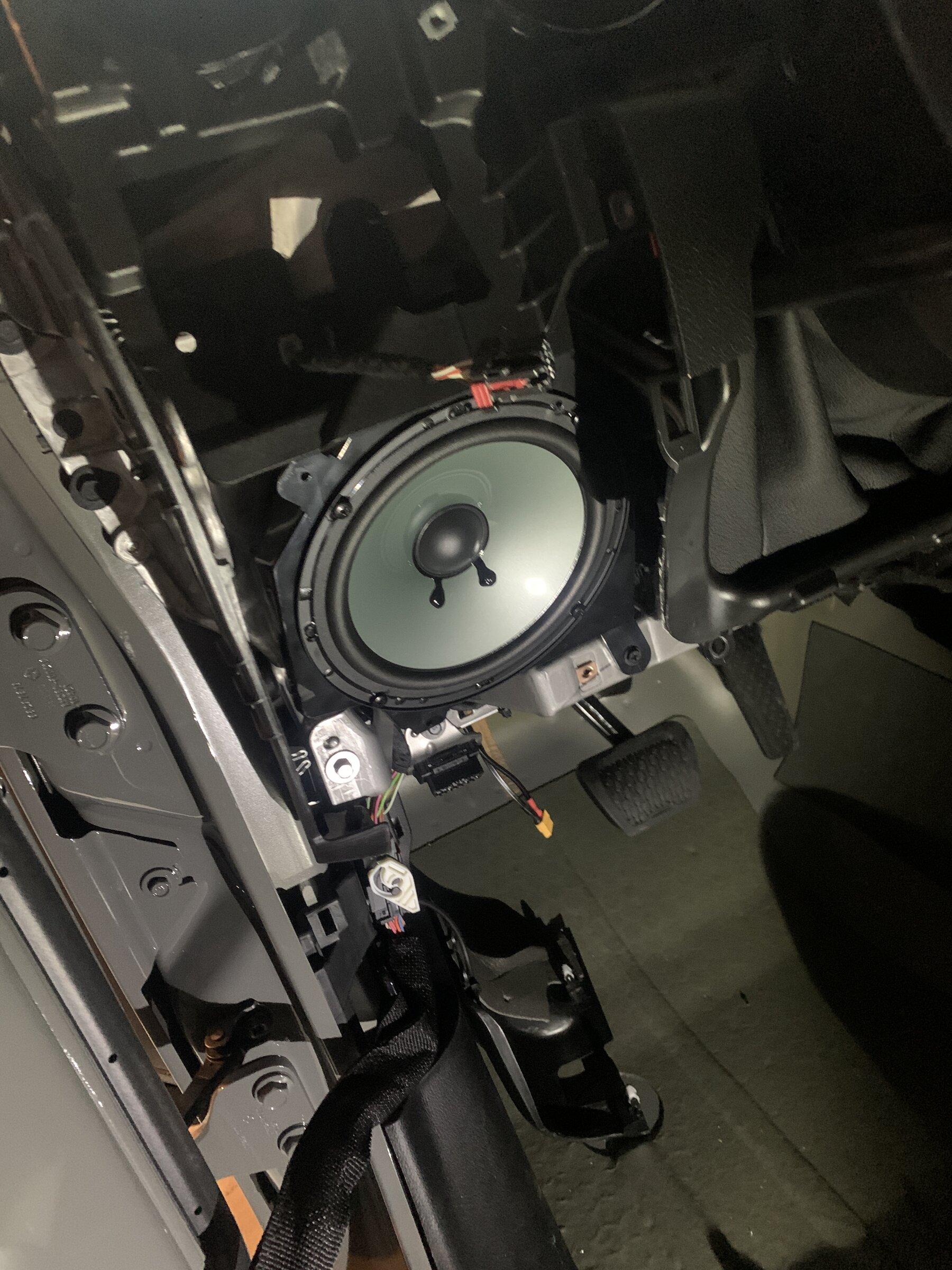 Jeep Gladiator 2021 JTRD Sting Grey Rhino A8588A54-03B2-43D5-A8FC-2EBCAA27EB99