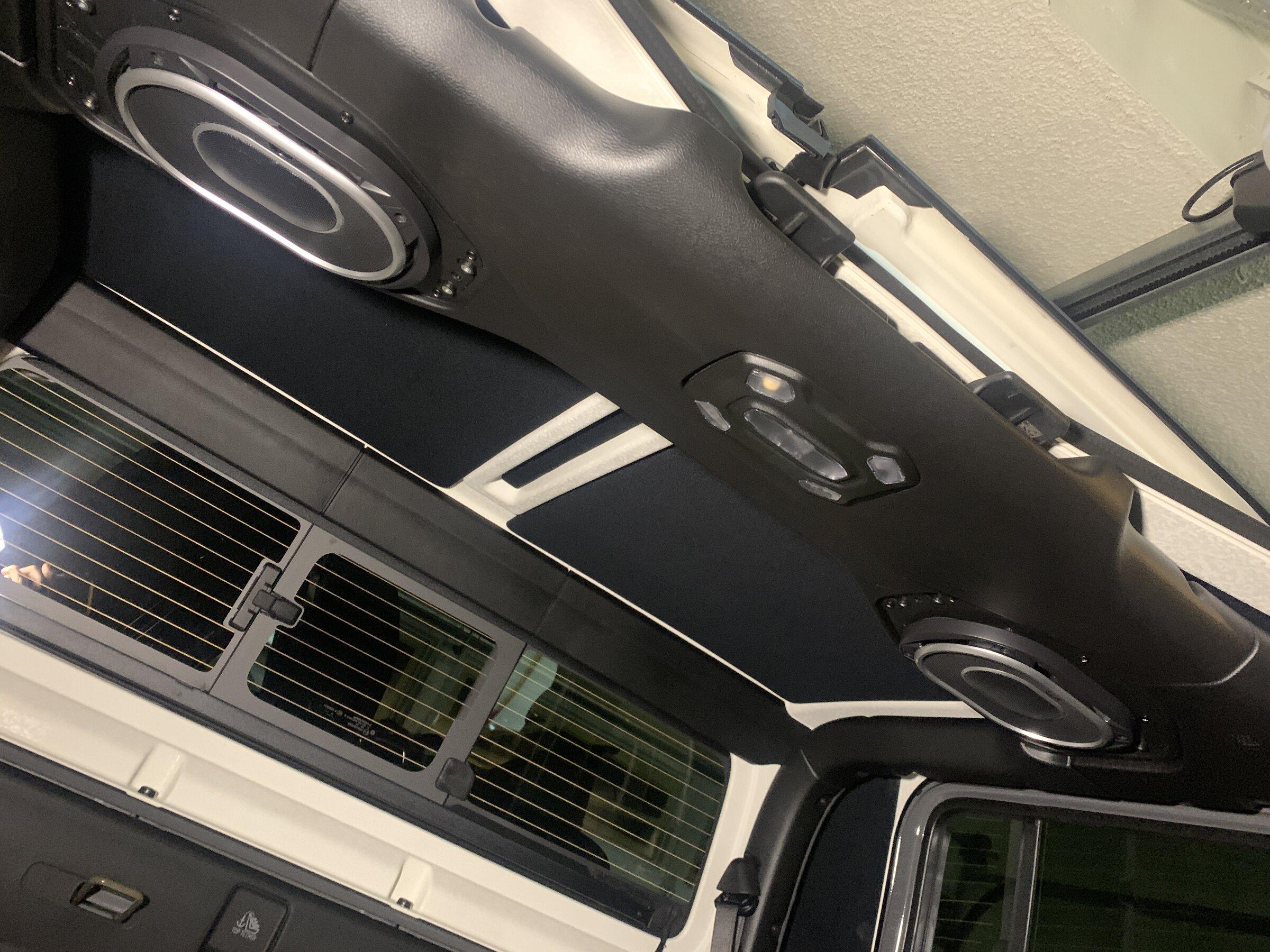 Jeep Gladiator 2021 JTRD Sting Grey Rhino 89E56E4C-944B-4FD4-8FB4-3F8936E3E04F
