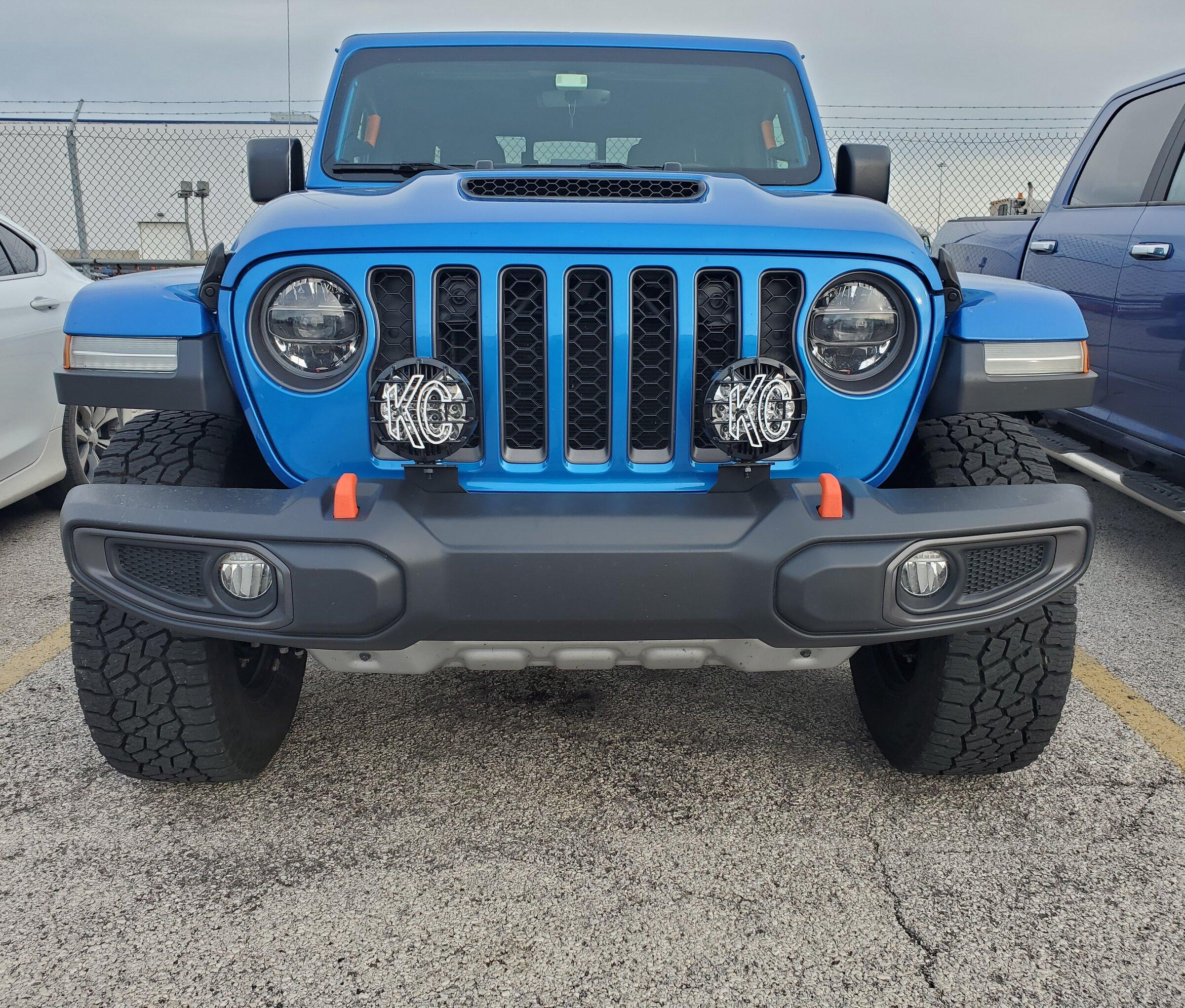 Jeep Gladiator Does anyone make a light bar for the MOJAVE front bumper? Here is one from a JK for $80! IMG_20211211_162818_181