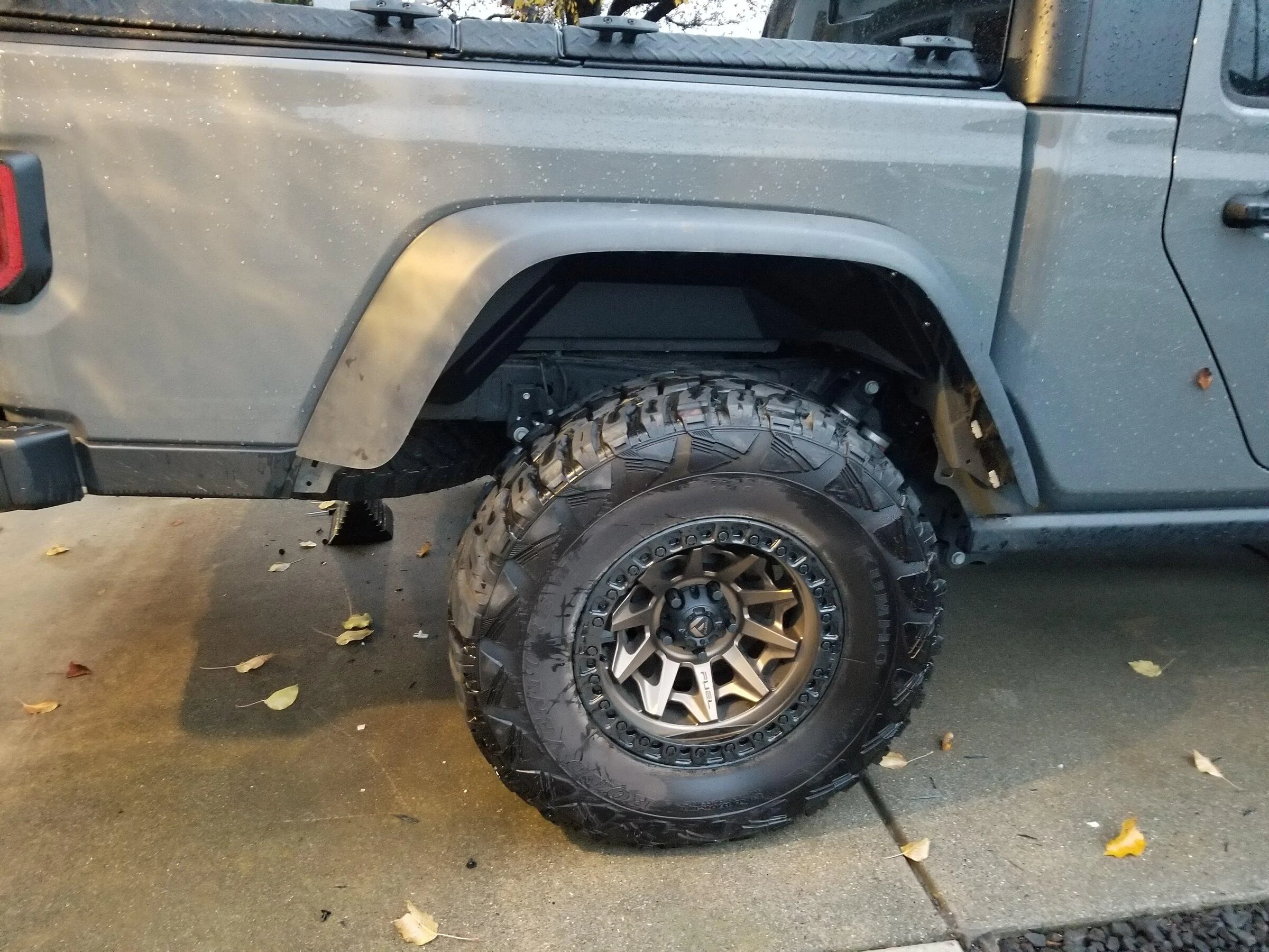 Jeep Gladiator Rugged Ridge rear inner fender liners 20211225_170018