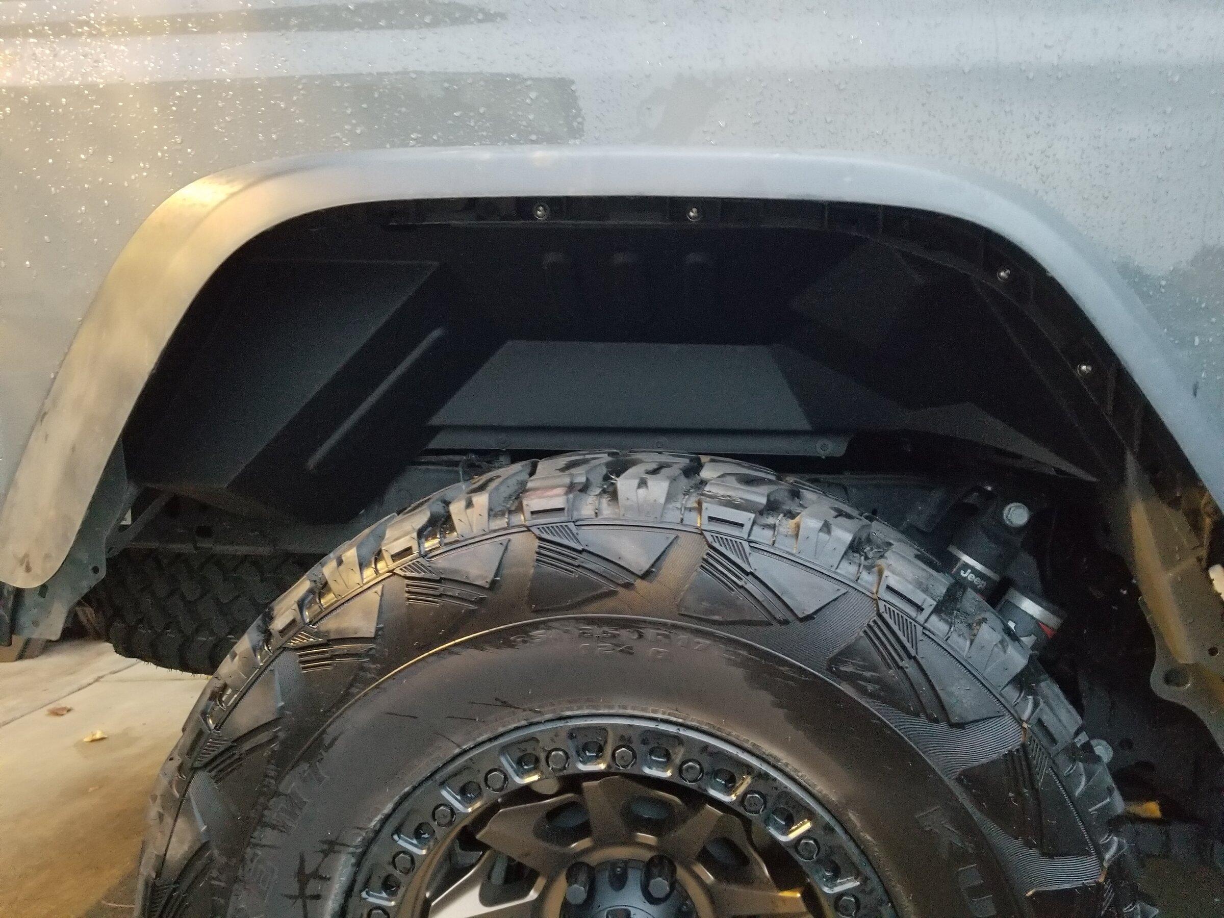 Jeep Gladiator Rugged Ridge rear inner fender liners 20211225_170025