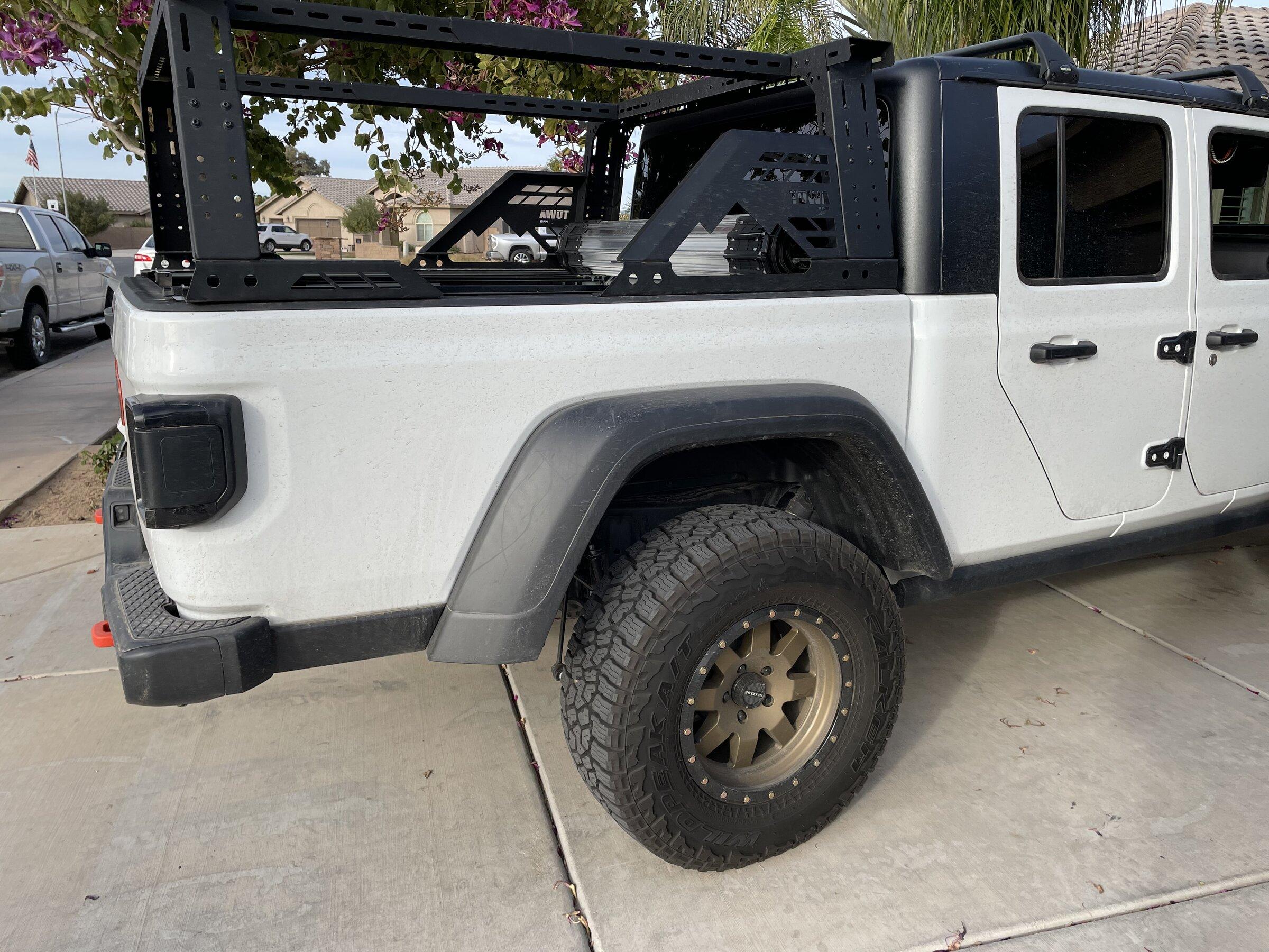 Jeep Gladiator Bed racks with cover? 421A200E-5E98-45A4-9C8A-37681D21175F