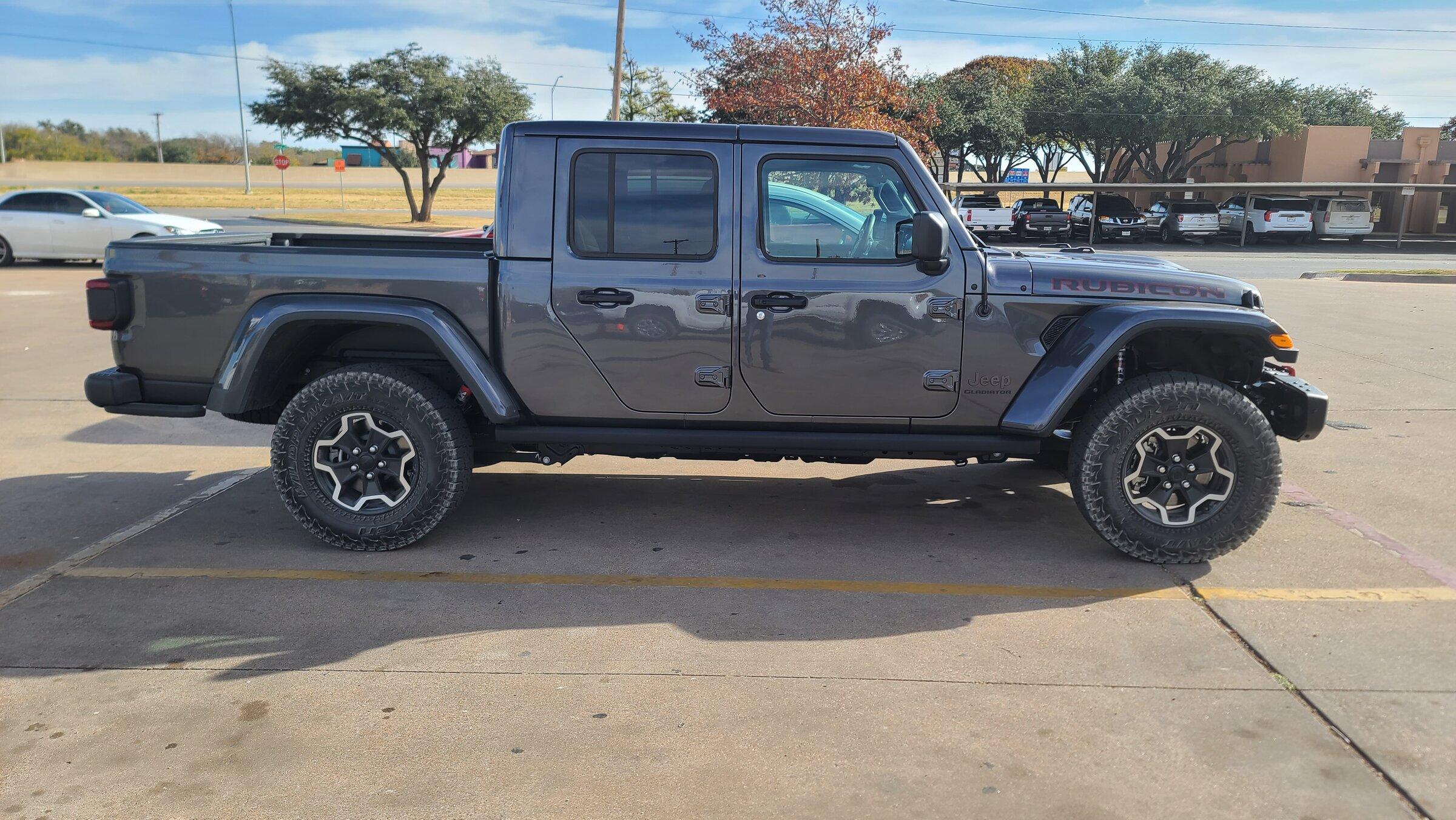 Jeep Gladiator Price Drop $900 Rubi Takeoff Wheels & Tires 20211207_104919