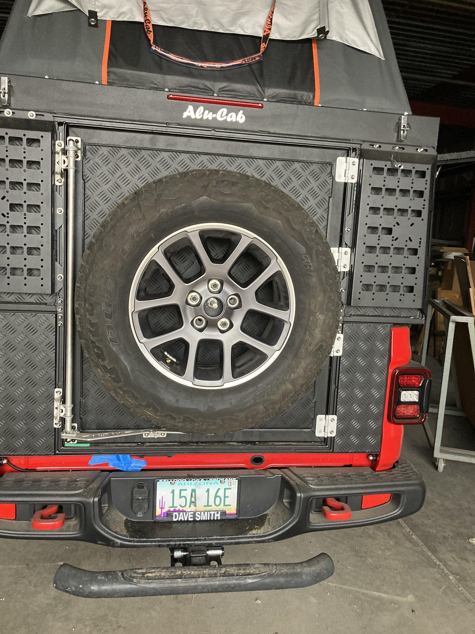 Jeep Gladiator FIRECRACKER RED Gladiator JT Club 1AFEE893-3E93-4DE5-8D95-2E586D936A67