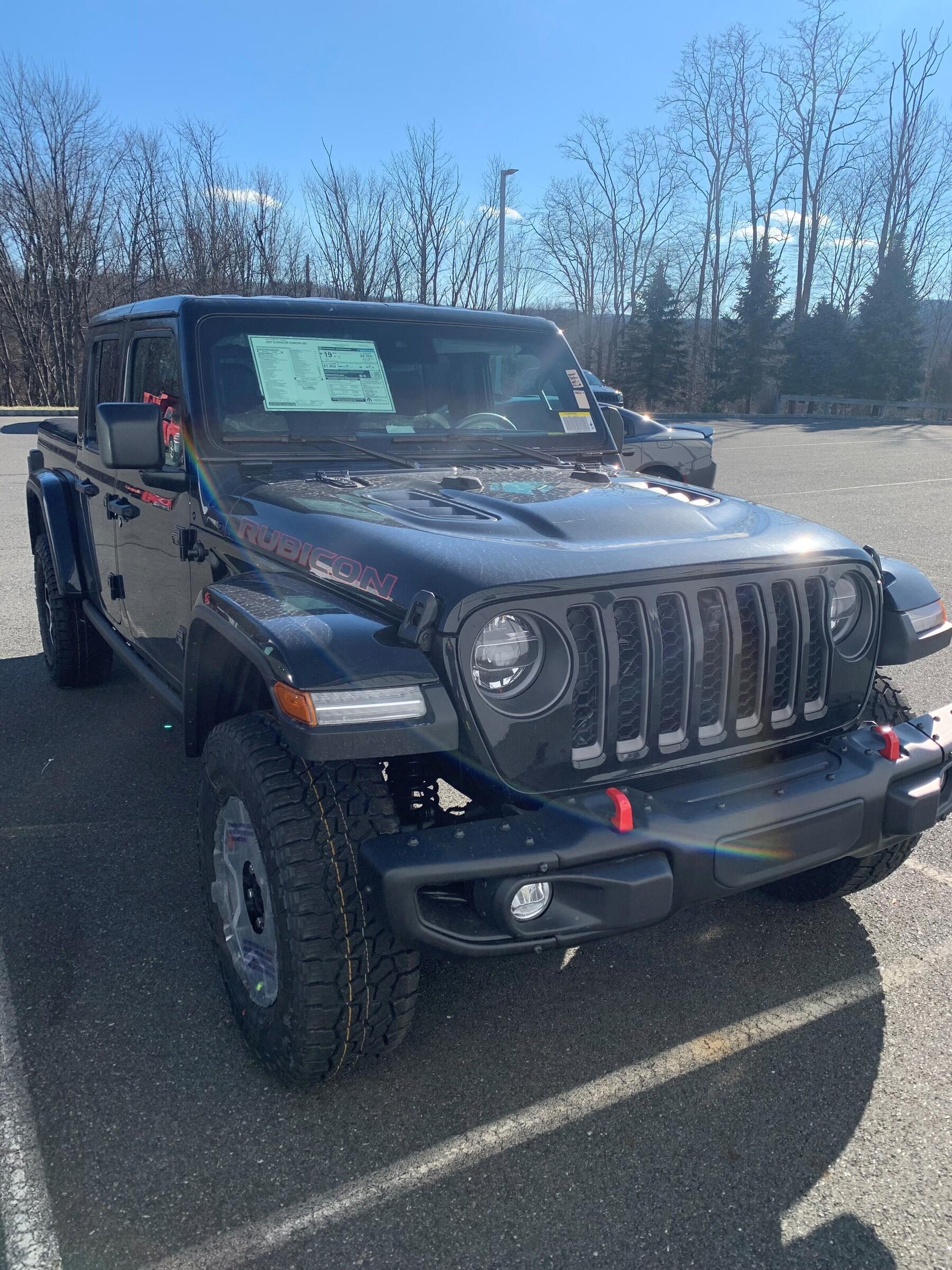 Jeep Gladiator MY22 Only - Anyone moved to D1? img\