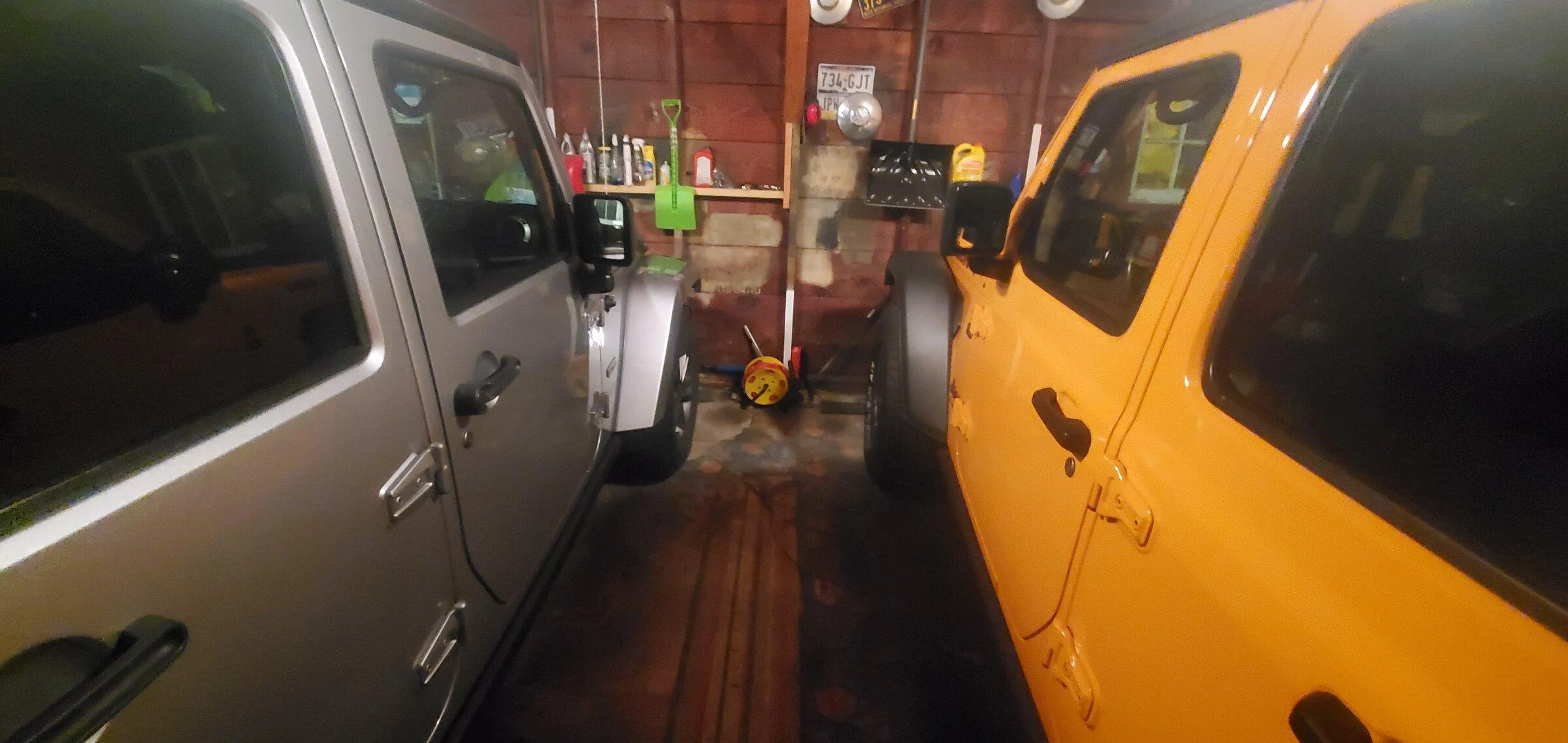 Jeep Gladiator 35x12.50 17 on 7.5 stock wheel 20211202_194917