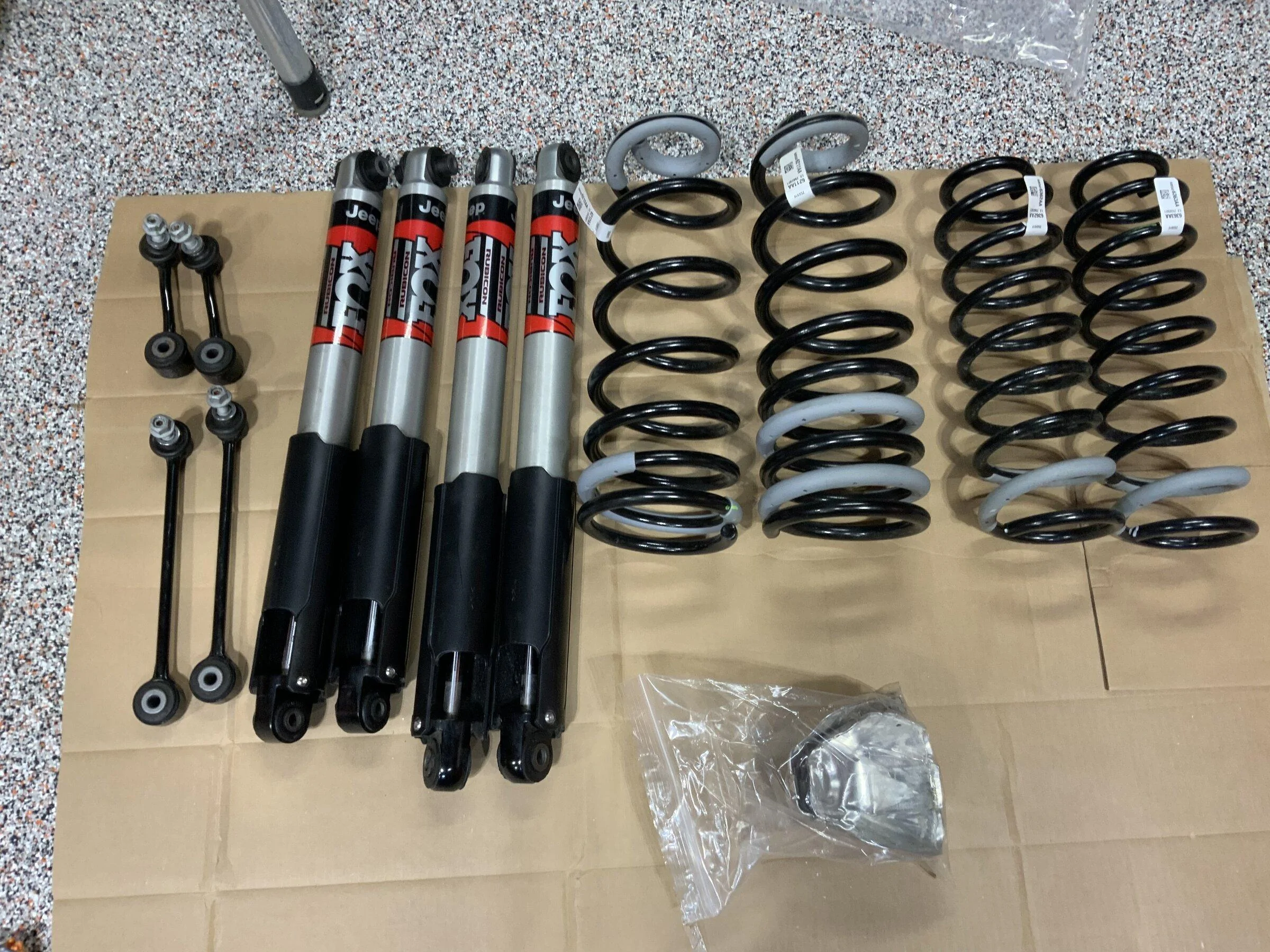 Jeep Gladiator 2021 Rubicon OEM Take Off Suspension Fox Shocks, Springs, and Sway Bar Links 64E95433-266D-4840-98D9-AF1158341FC3