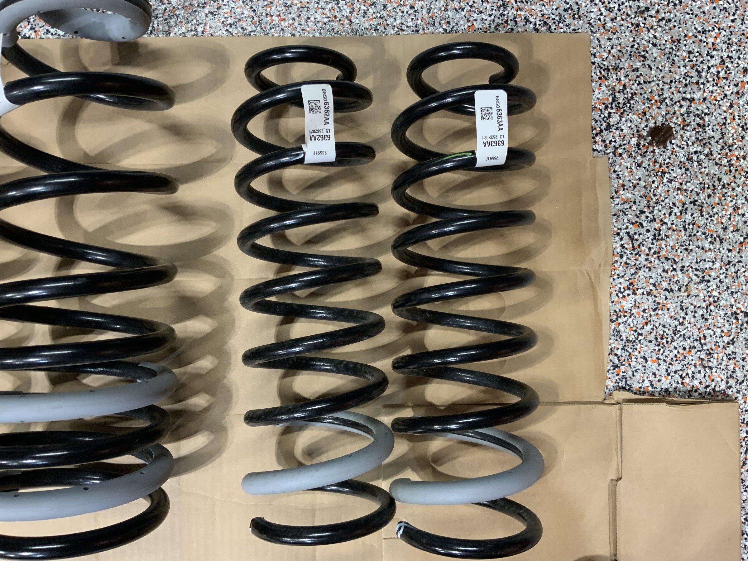 Jeep Gladiator 2021 Rubicon OEM Take Off Suspension Fox Shocks, Springs, and Sway Bar Links C8E18FCA-3DD5-4AFF-B3FC-23DBC10A61D8