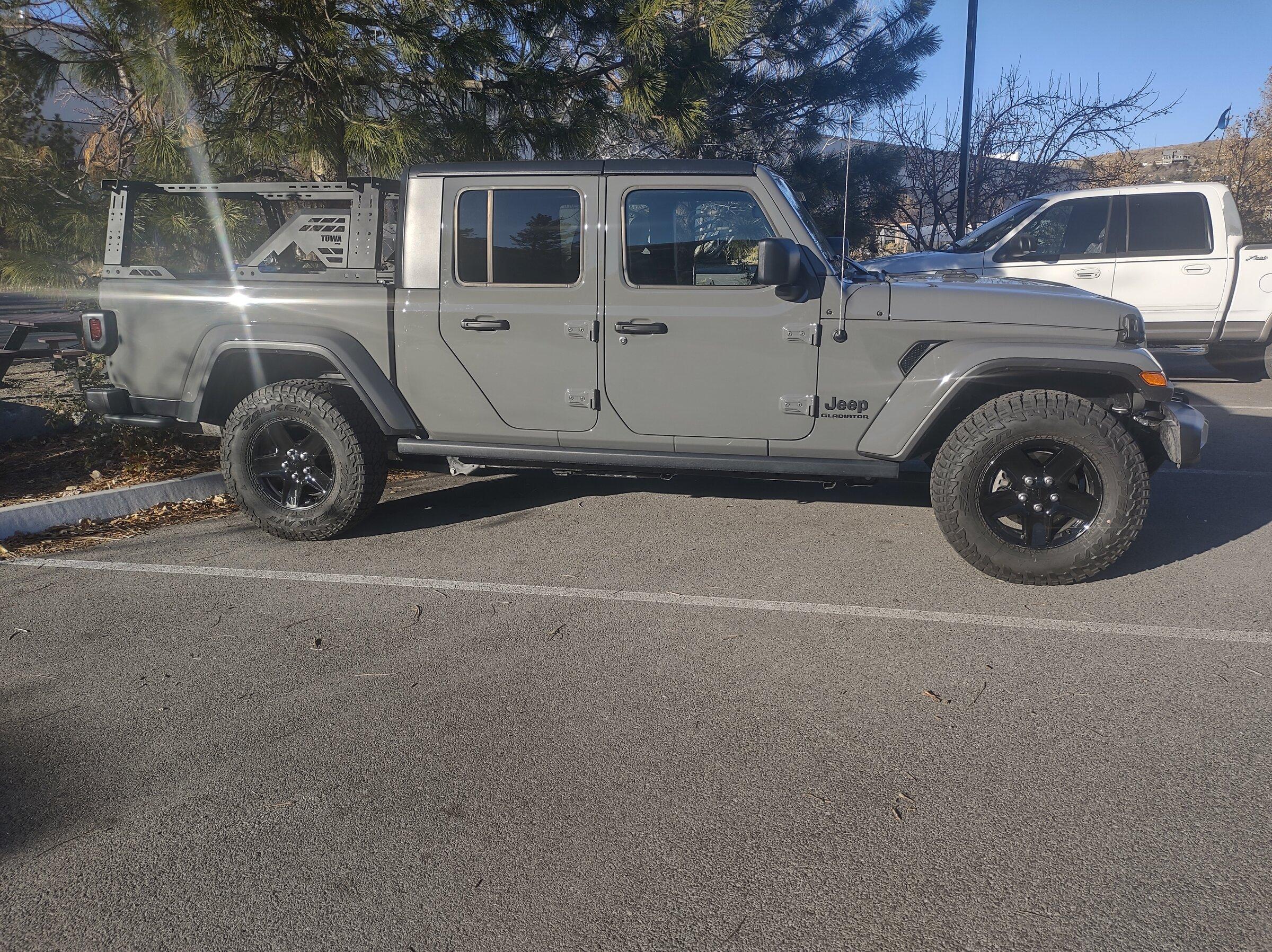 Jeep Gladiator bigger tires on unlifted Sport S IMG_20211121_144552395_HDR