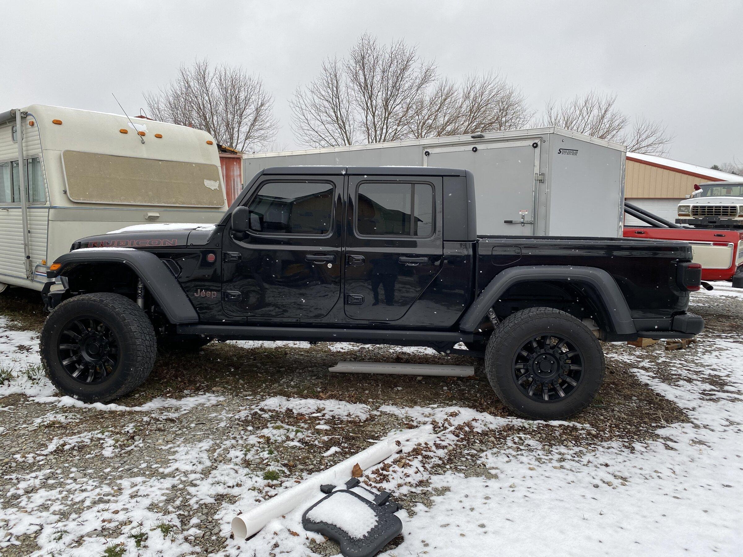 Jeep Gladiator 35” tires with 3.5-4” of lift A07EB209-80E7-4889-AFBF-40361BDD4855