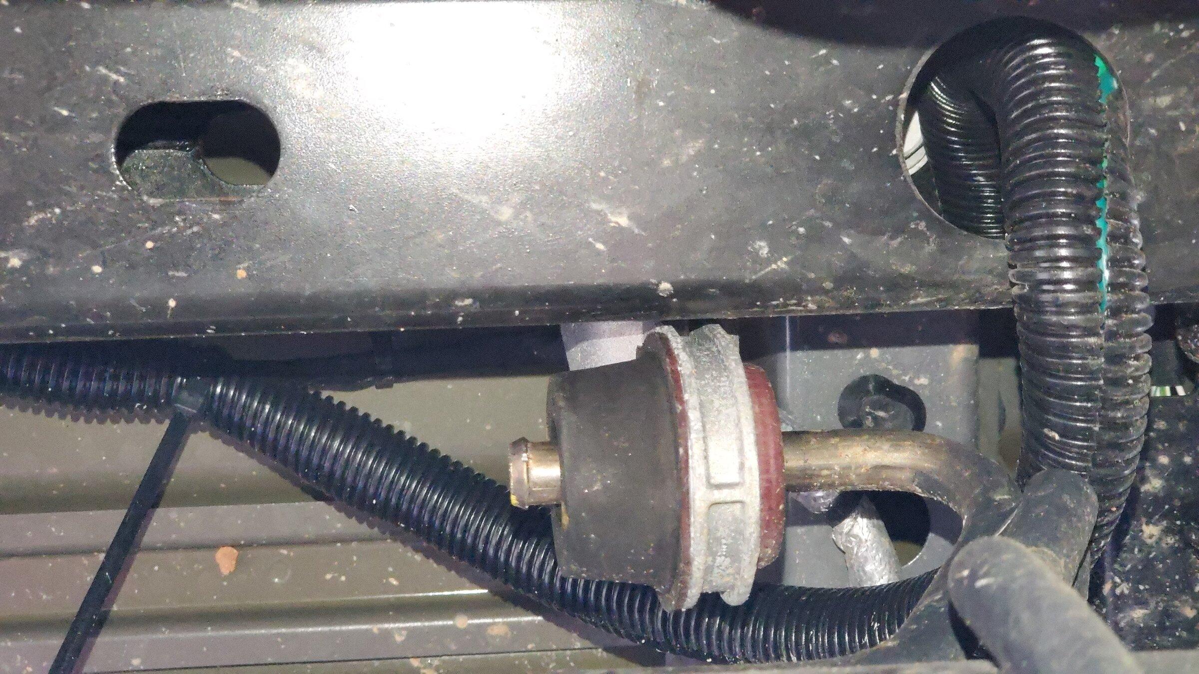 Jeep Gladiator Running wiring to bed/box for lights 20211227_160203
