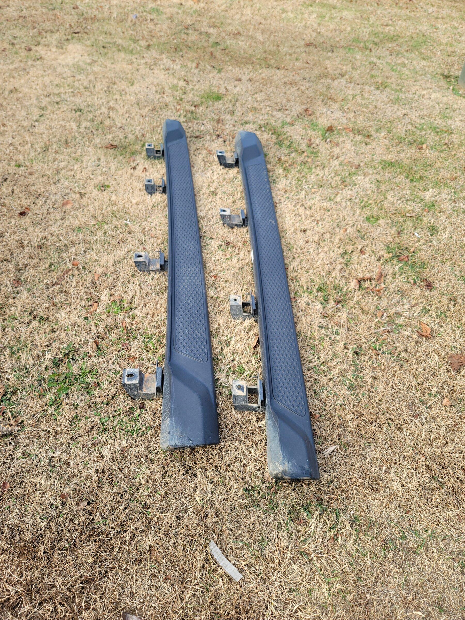 Jeep Gladiator Mopar running boards. 200.00. 20211211_142849
