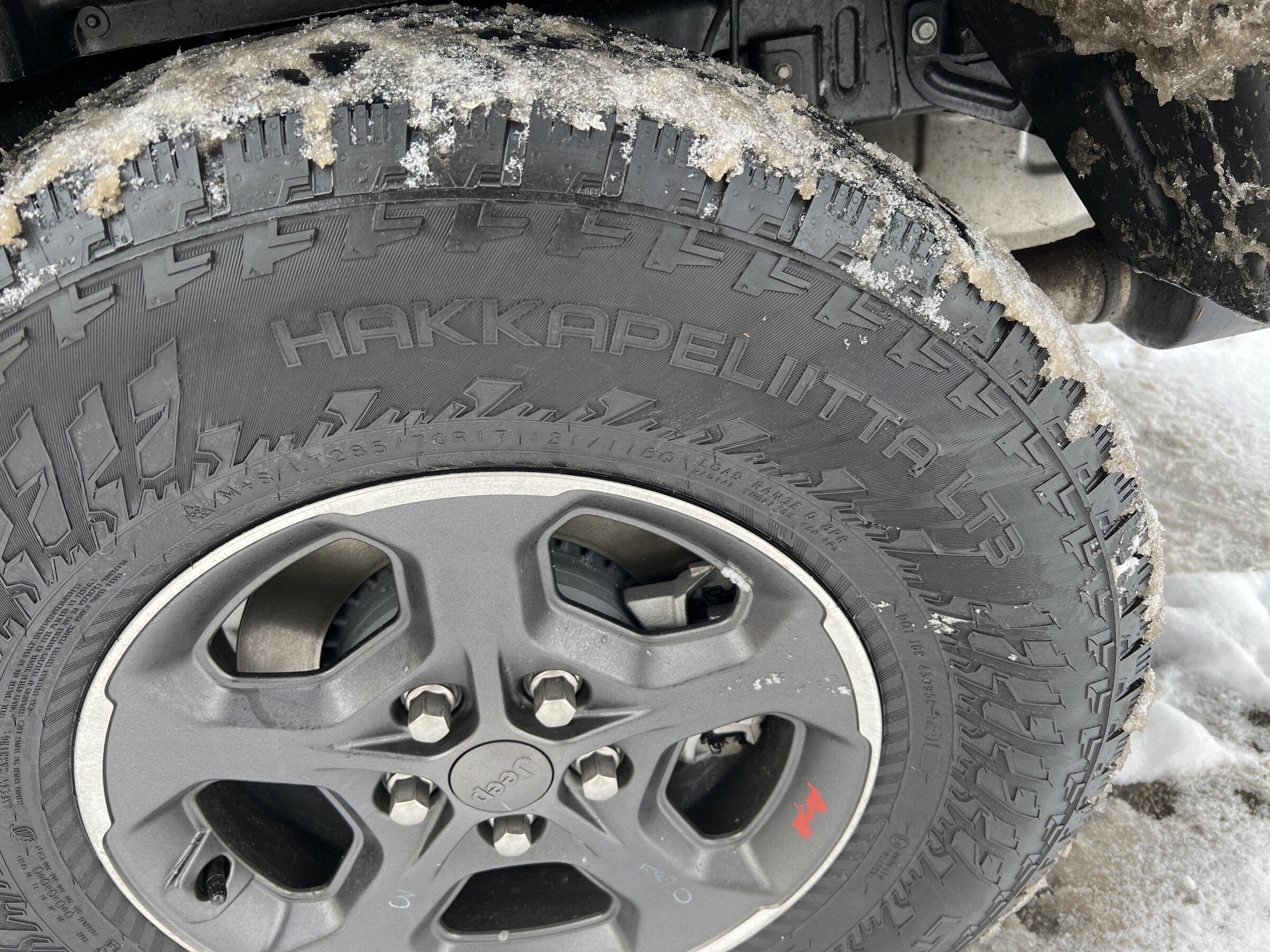 Jeep Gladiator Snow performance (Road Trip) with studded Hakkapalita image