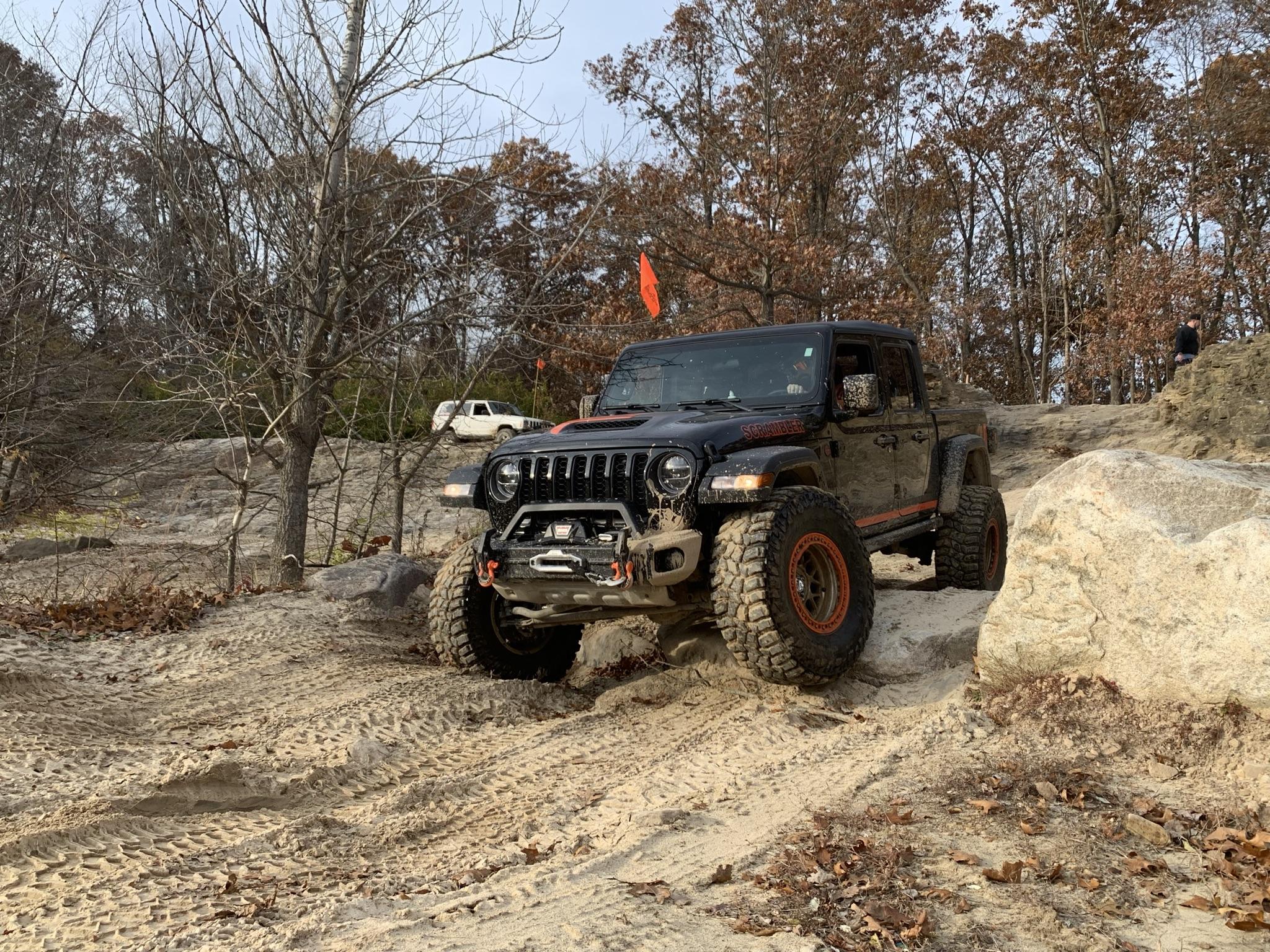 Jeep Gladiator Mojave orange mods C6277509-797C-4920-96FB-3F092EC8F659