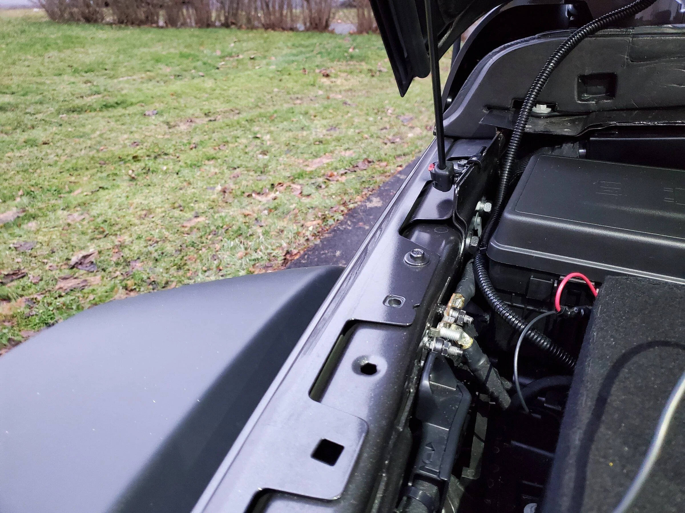 Jeep Gladiator Hunting a Ground. Antenna 20211229_162143