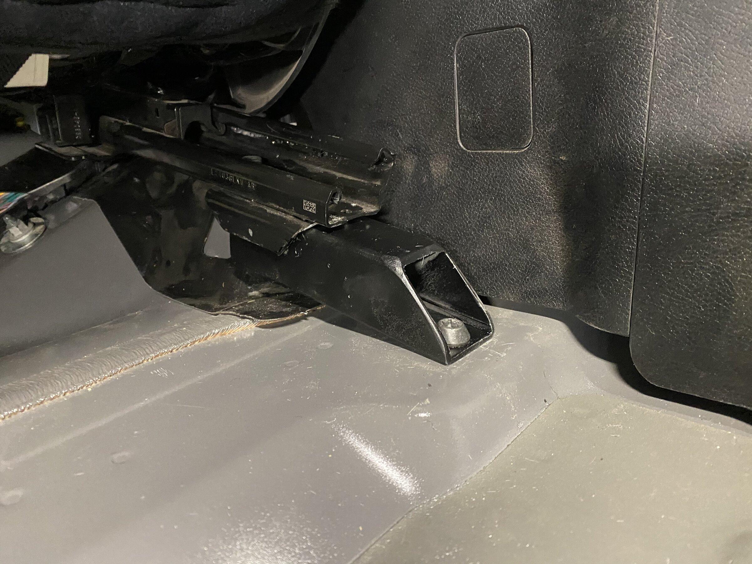 Jeep Gladiator Changing the angle of the front seat cushions? E63EAB2A-D20E-49F9-989F-04E4C0CEFBCF