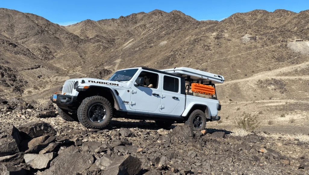 Jeep Gladiator Sale: James Baroud Evasion RTT and Pak Rax Rack in SoCal 1640889102073