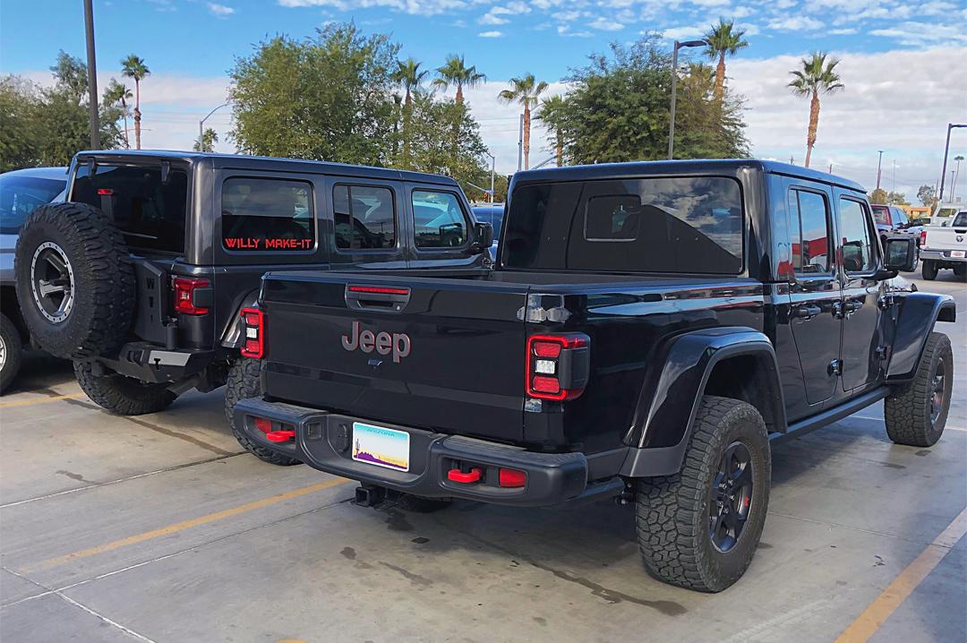 Jeep Gladiator Jeeps Parking Next To Jeeps 123