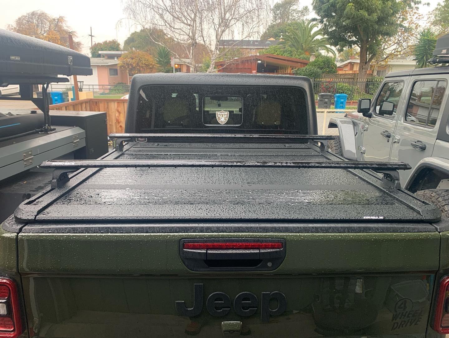 Jeep Gladiator Tonneau cover, rail and rack combo 735310B0-788E-4B01-A899-D7AB749D04CE