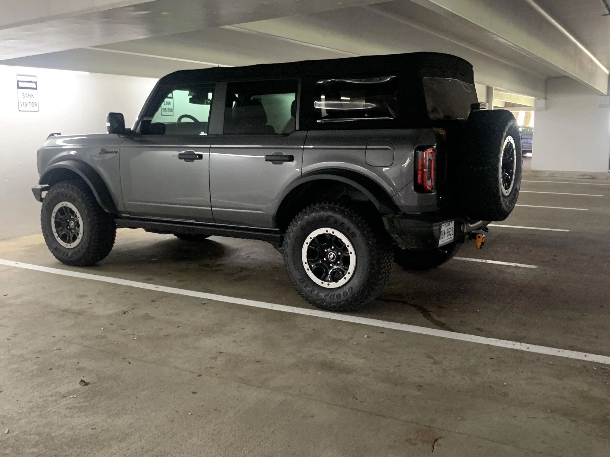Jeep Gladiator My First Bronco Sighting 9D19B1E0-C85B-49A0-A8EA-975EE5E64FDF