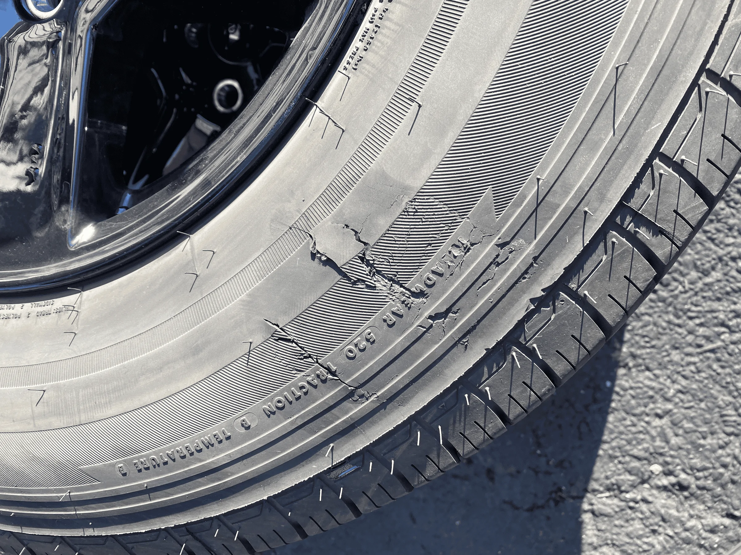 Jeep Gladiator Takeoff Sport tires and wheels, gloss black tempImage9ieGIr