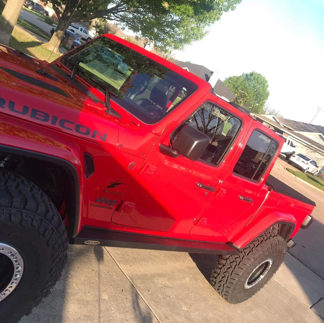 Jeep Gladiator Door hinges chipped up ? 91222380_209956503563960_2270060508866131157_n