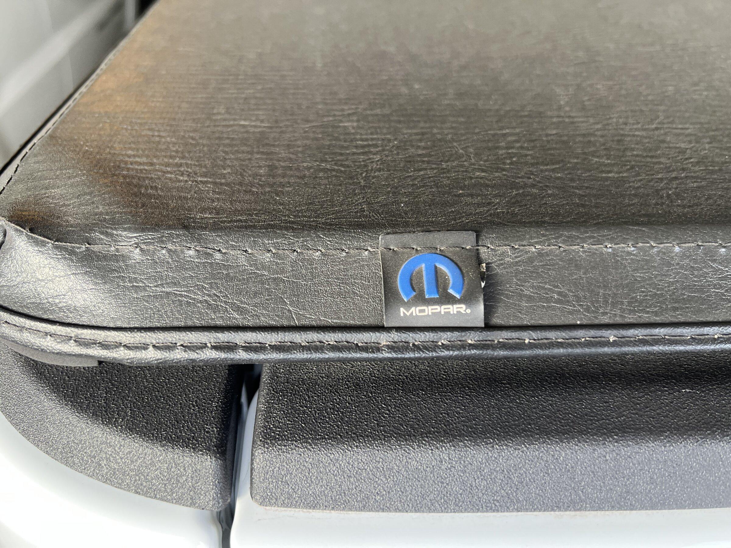 Jeep Gladiator Like new Mopar soft trifold bed cover 69826C42-3A46-4F02-A3E4-ADA7AD75C97D