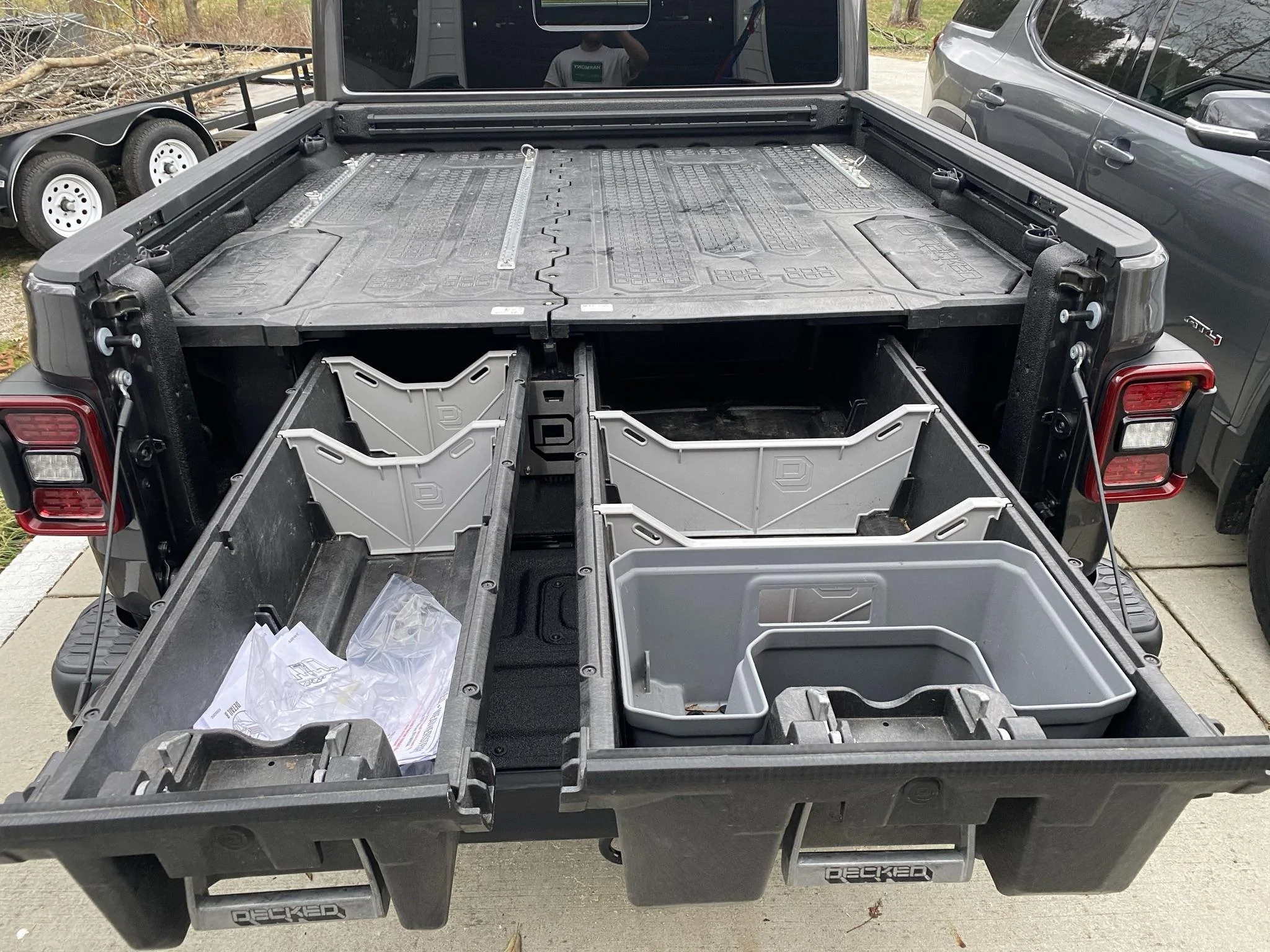 Jeep Gladiator Big part out. Cool stuff :Fab Fours Bed Rack, Rigid lights, 04A87FE7-38E6-451E-AED4-4BC6D94EEBC7