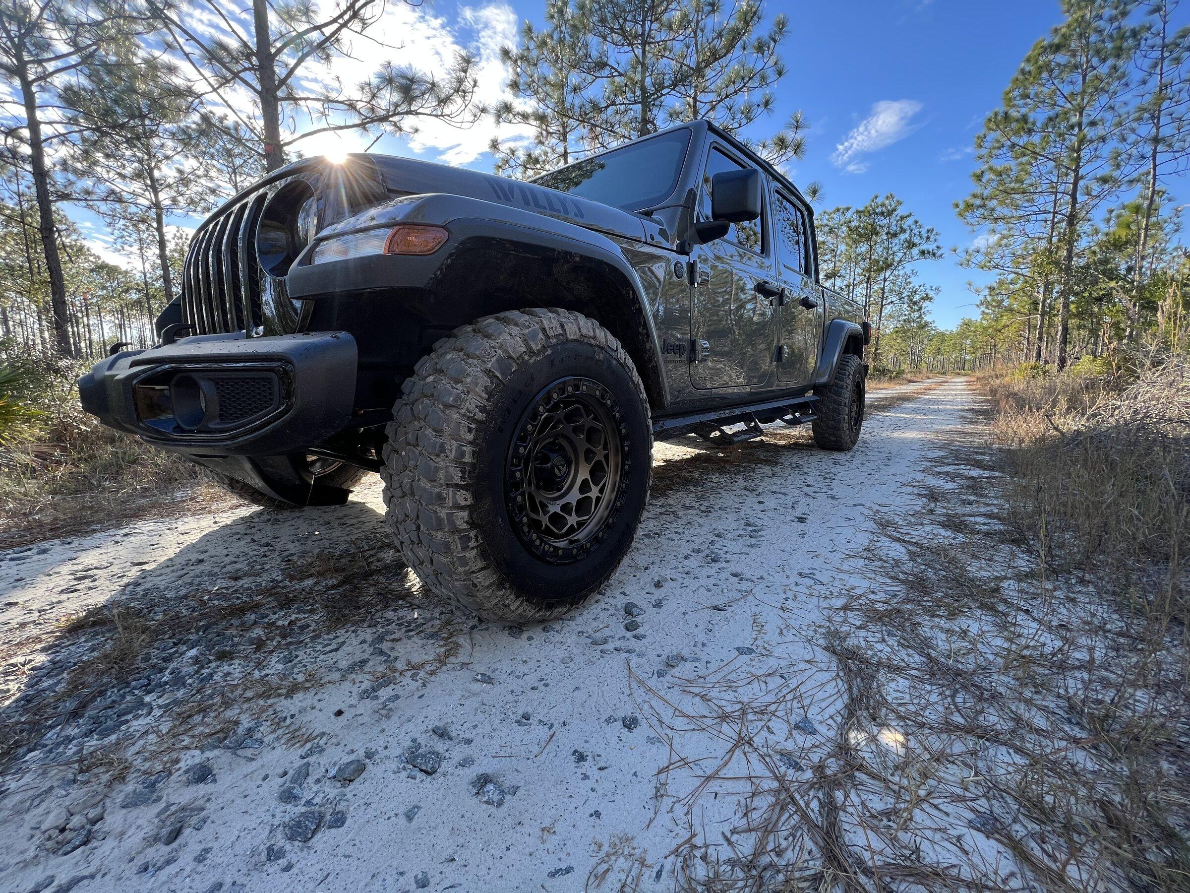Jeep Gladiator O 0537F344-8B49-48BE-AB37-5B1056BA4C54