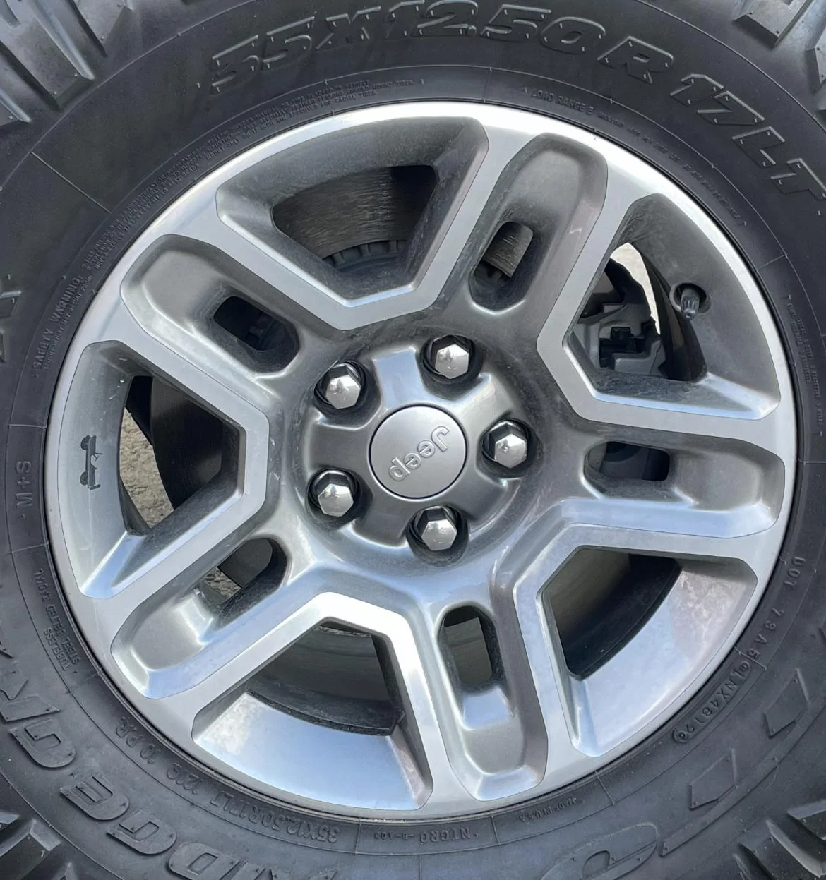 Jeep Gladiator Set of FIVE MOPAR Jeep Performance Parts Wheels, 17x8.5, Satin Carbon Finish, MINT! 7F3CBD46-2546-4F39-82CA-4B1603449EFD
