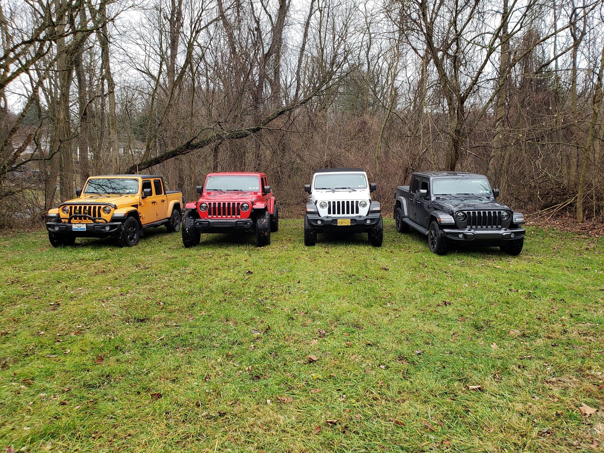 Jeep Gladiator Jeeps Parking Next To Jeeps 20211231_161245_resized