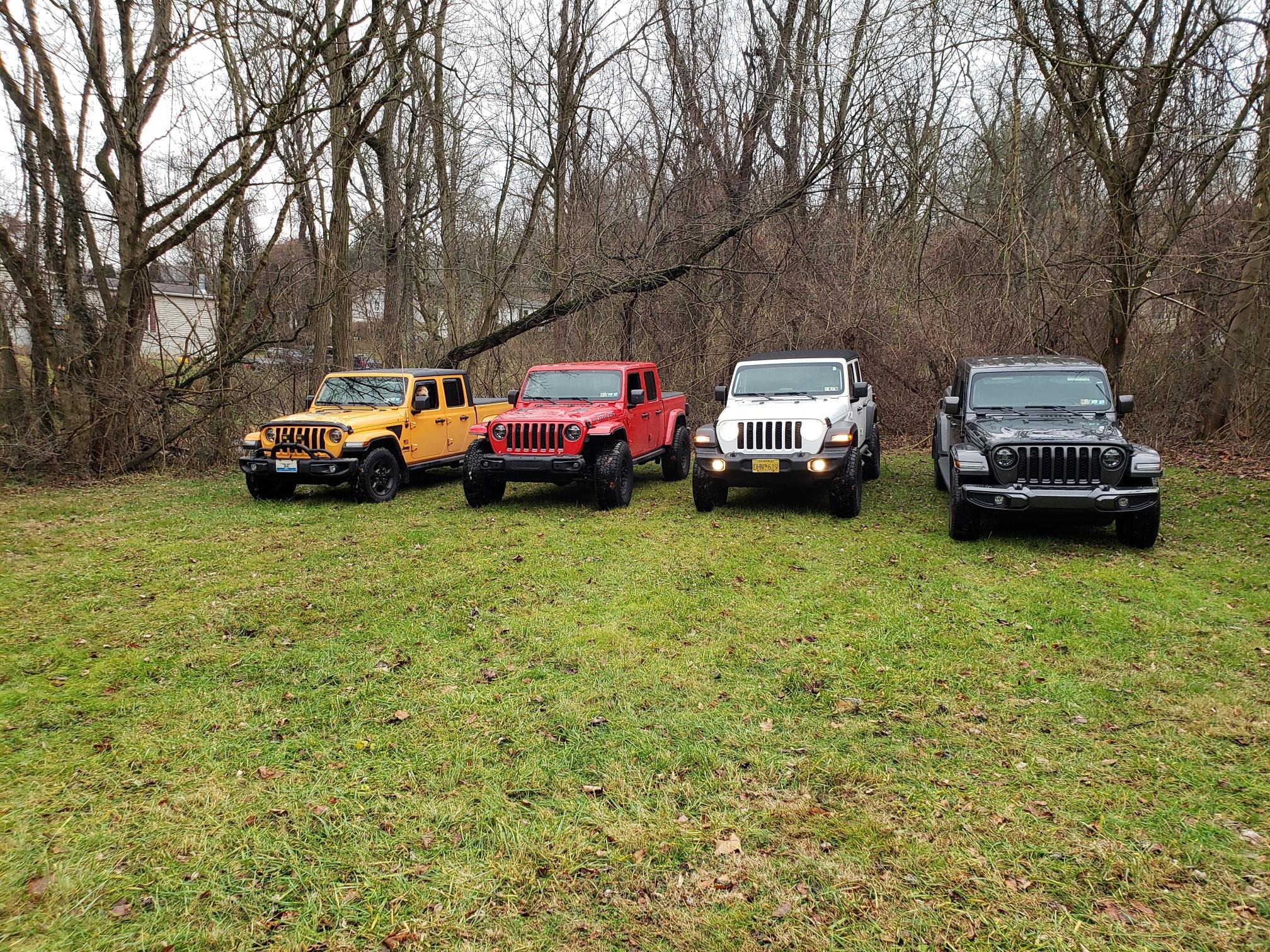 Jeep Gladiator Jeeps Parking Next To Jeeps 20211231_161448_resized